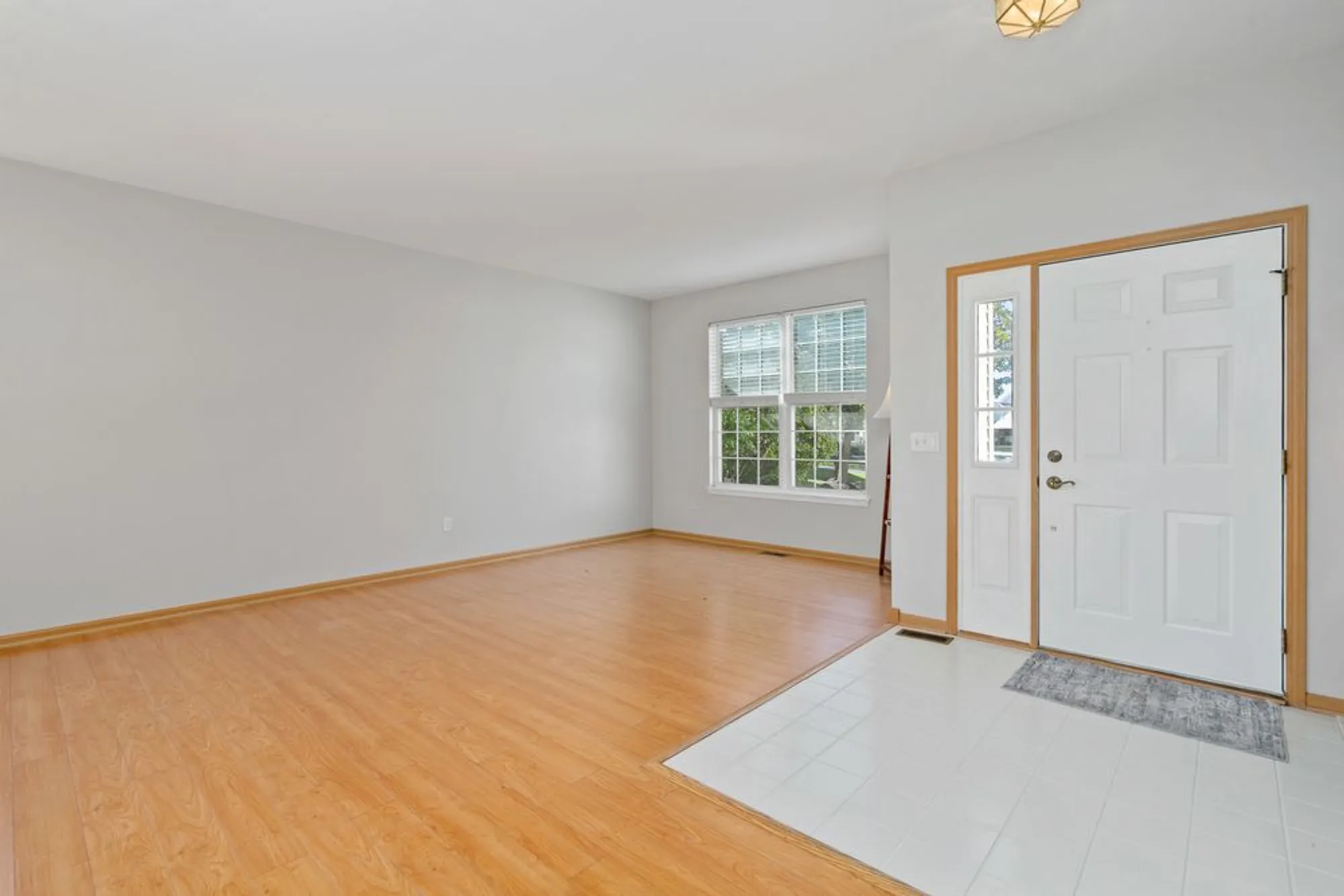 Property Slideshow image 16 of 34 | 721 s wellston ln, Romeoville, IL, 60446