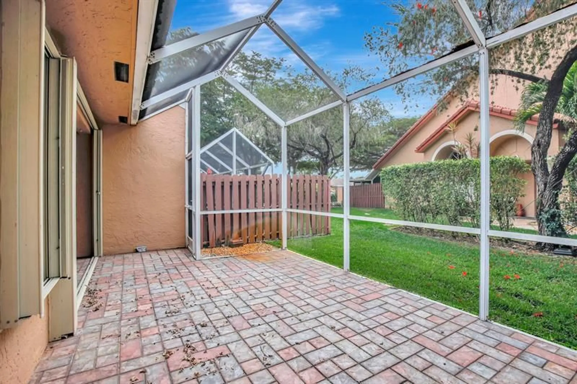 Property Slideshow image 38 of 41 | 9720 malvern dr, Tamarac, FL, 33321