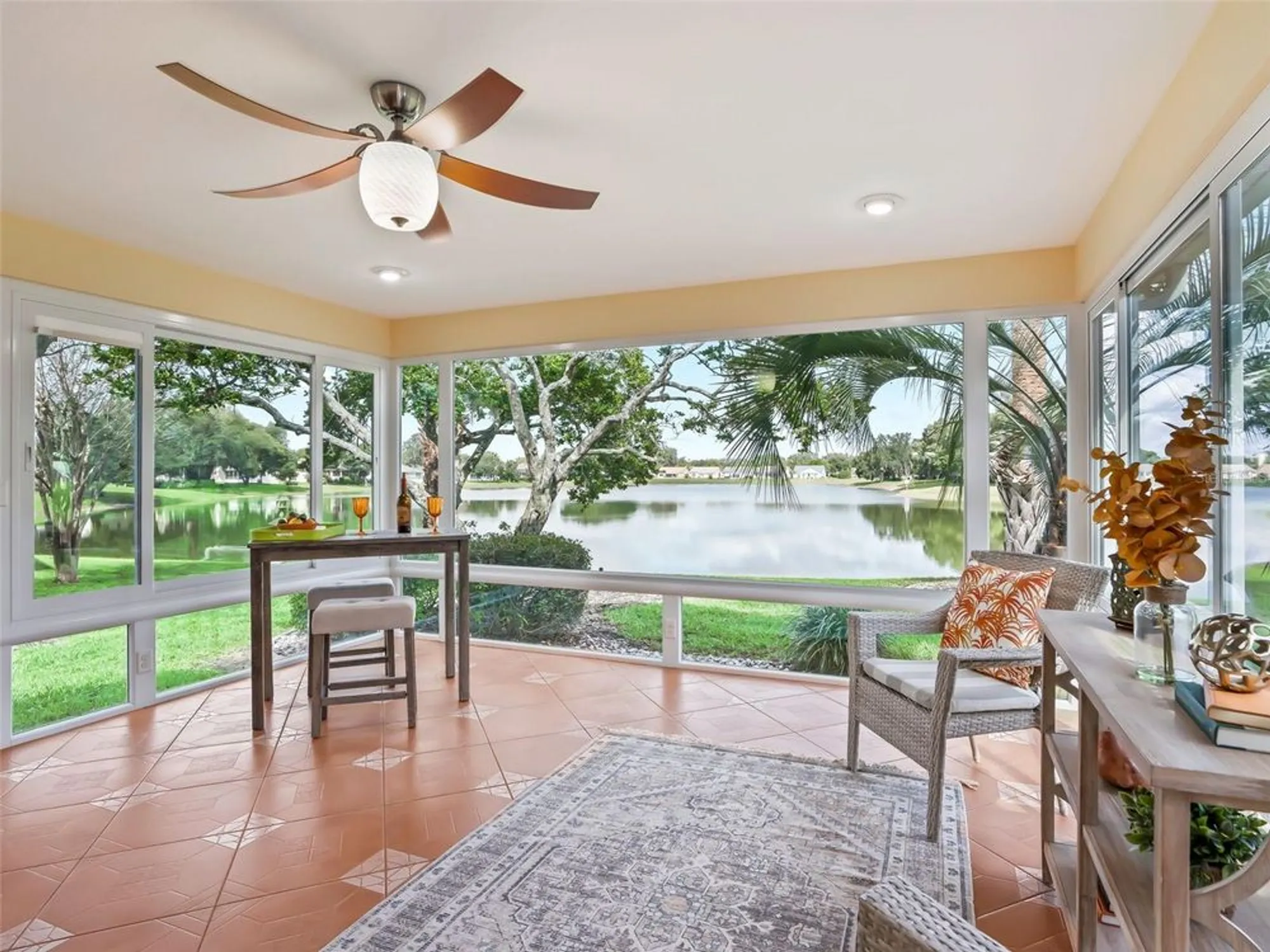 Property Slideshow image 15 of 51 | 1013 del rio dr, Lady Lake, FL, 32159