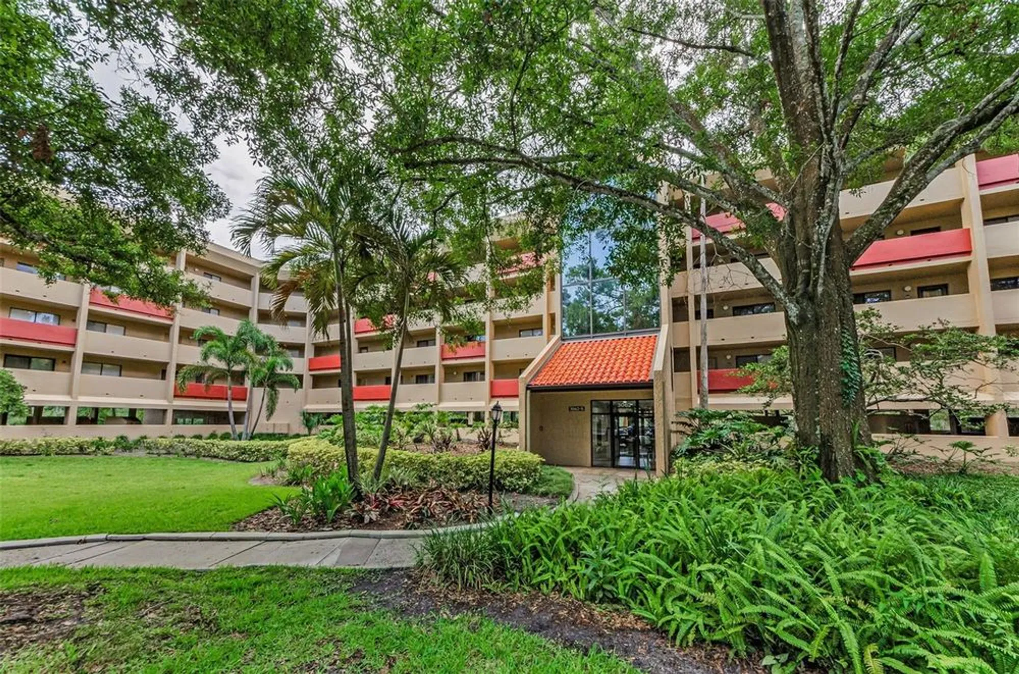 Property Slideshow image 1 of 47 | 3062 eastland blvd unit 308, Clearwater, FL, 33761