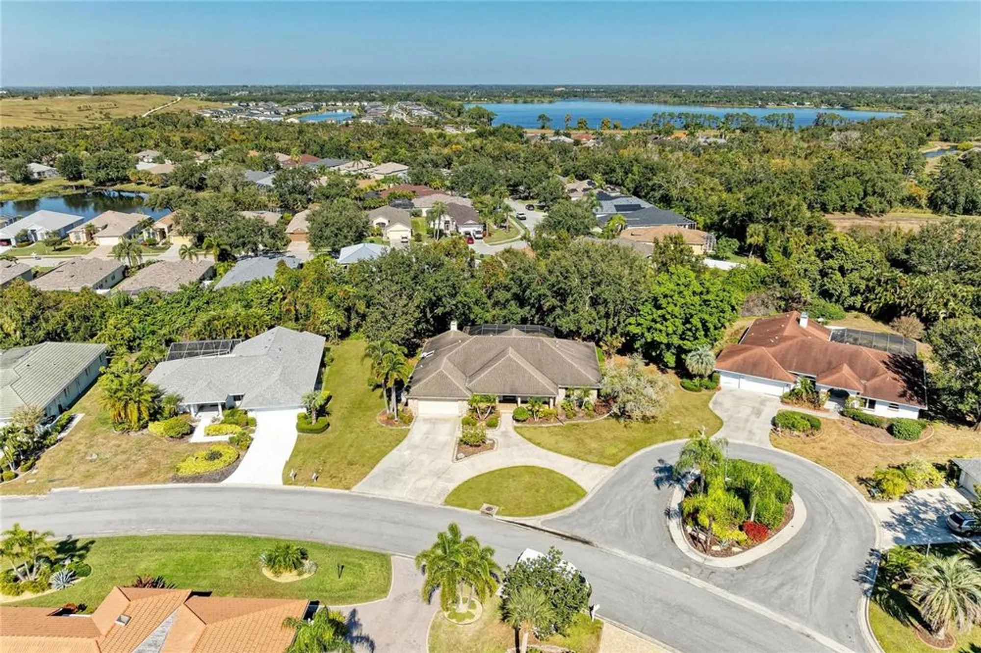 Property Slideshow image 9 of 83 | 5668 country lakes dr, Sarasota, FL, 34243