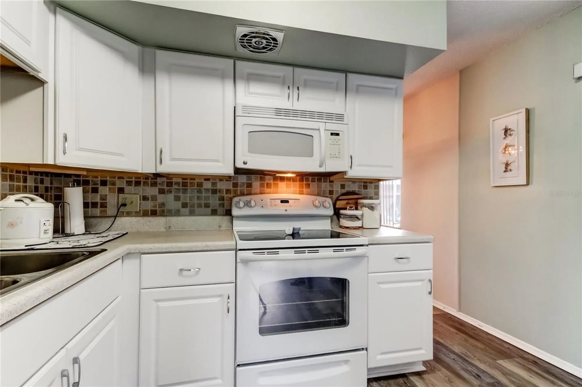 Property Slideshow image 16 of 46 | 2460 persian dr 26, Clearwater, FL, 33763