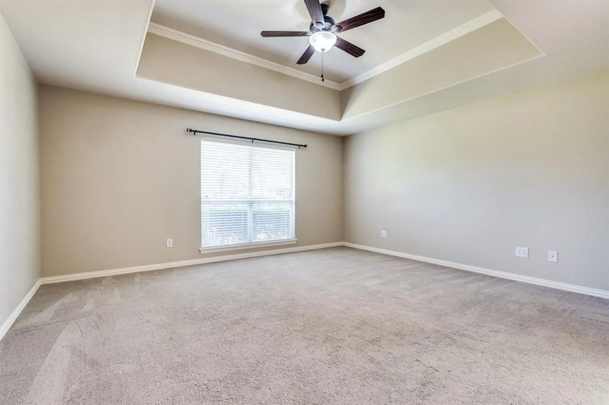 Property Slideshow image 9 of 13 | 9056 crestview dr, Denton, TX, 76207