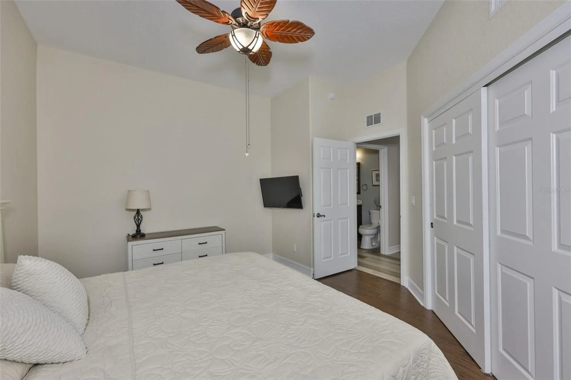 Property Slideshow image 32 of 56 | 1417 emerald dunes dr, Sun City Center, FL, 33573