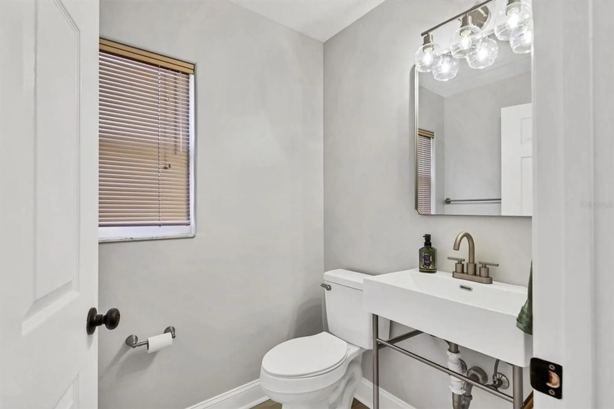 Property Slideshow image 40 of 71 | 1703 starling dr # 1703, Sarasota, FL, 34231
