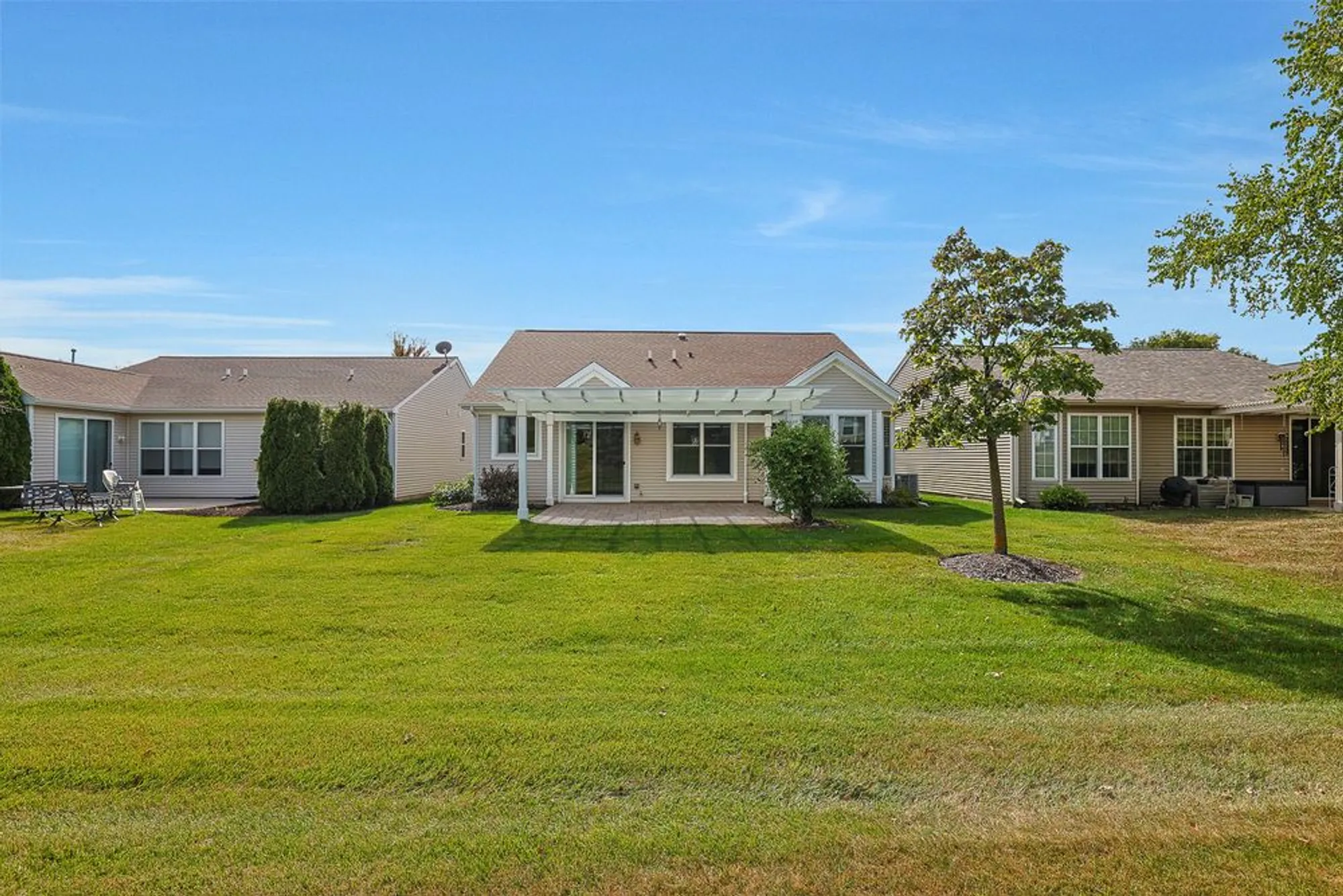 Property Slideshow image 32 of 43 | 12250 songbird ln, Huntley, IL, 60142