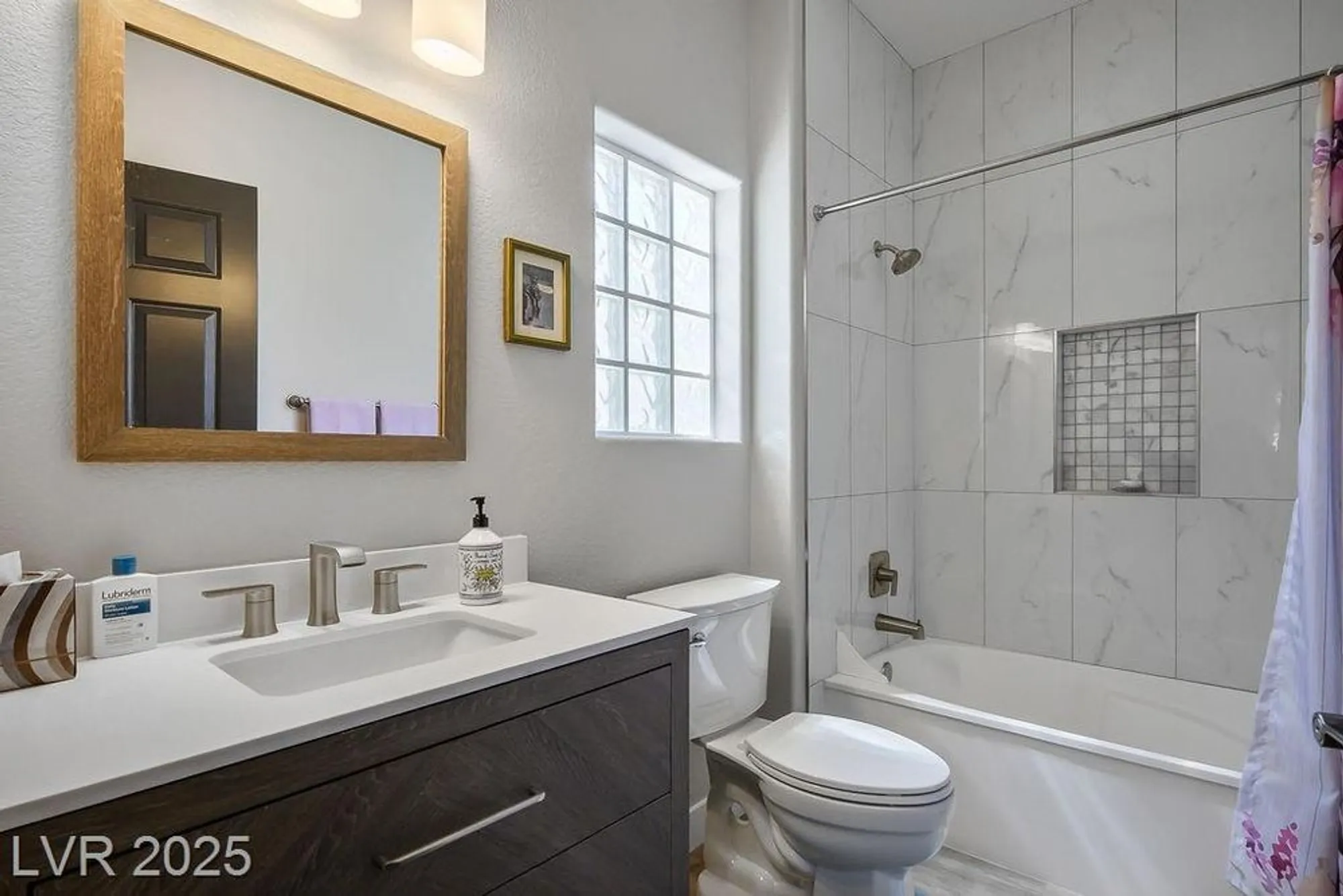 Property Slideshow image 24 of 80 | 2620 hanging rock dr, Las Vegas, NV, 89134