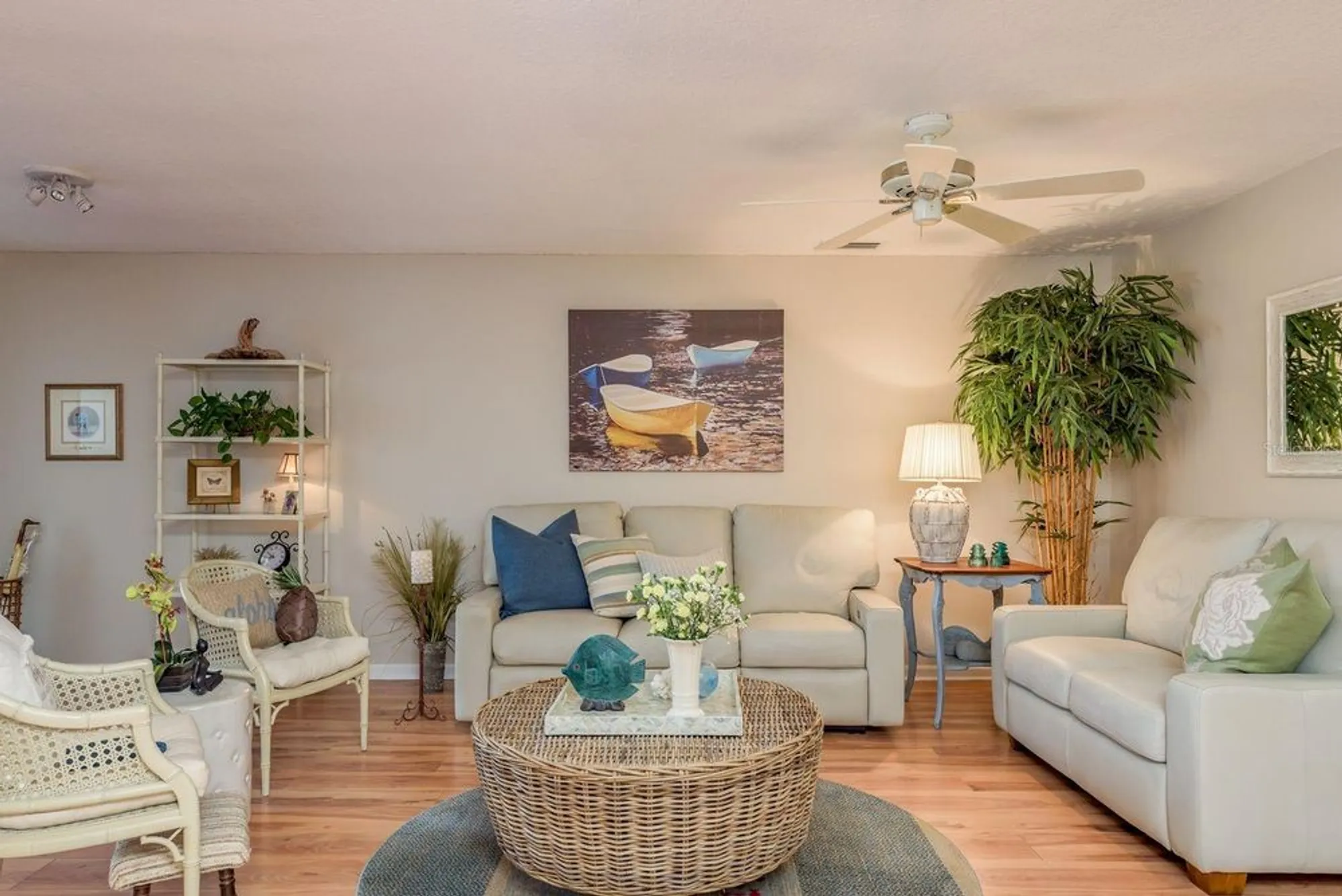 Property Slideshow image 13 of 57 | 3184 brunswick cir, Palm Harbor, FL, 34684