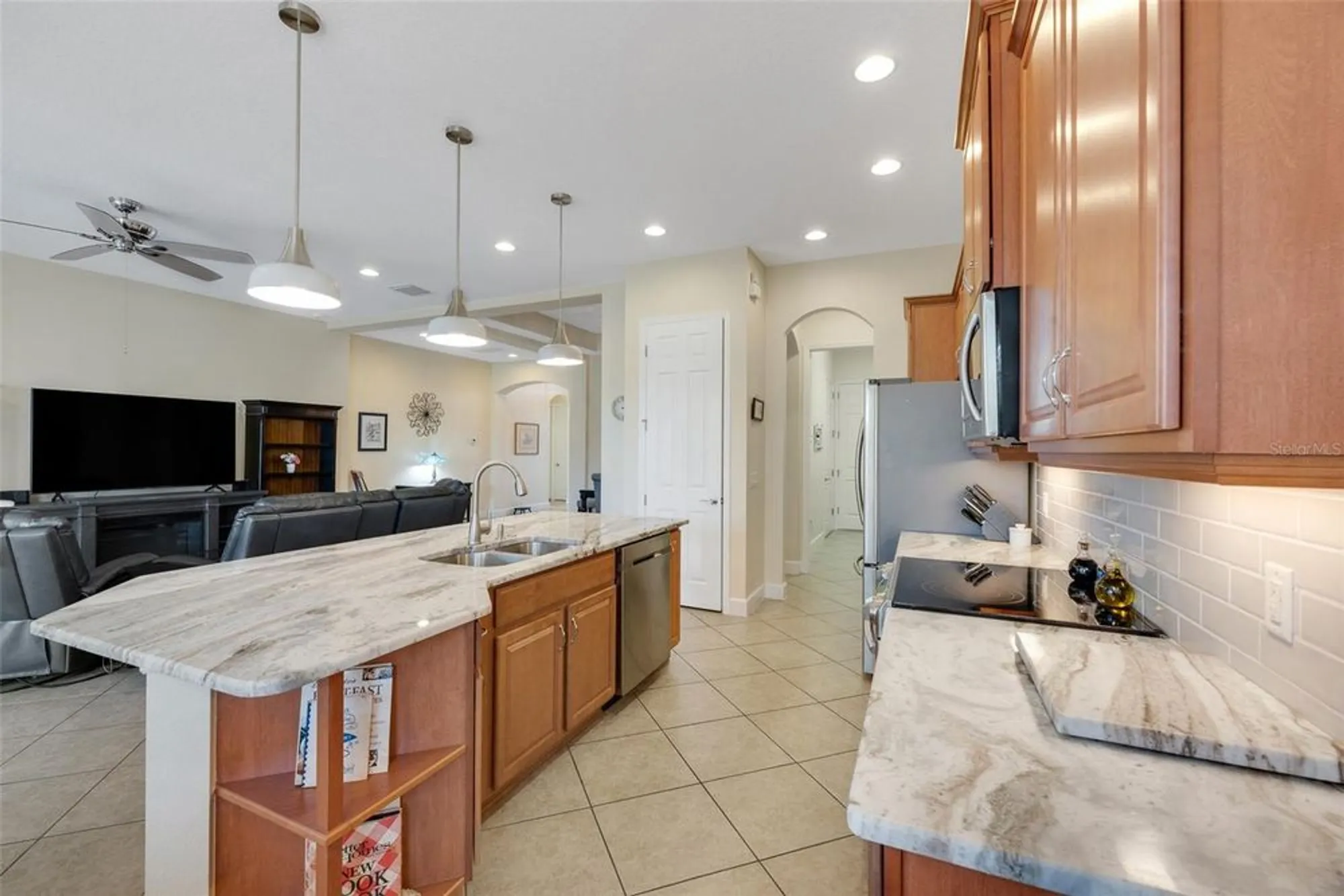 Property Slideshow image 12 of 35 | 1649 emerald dunes dr, Sun City Center, FL, 33573