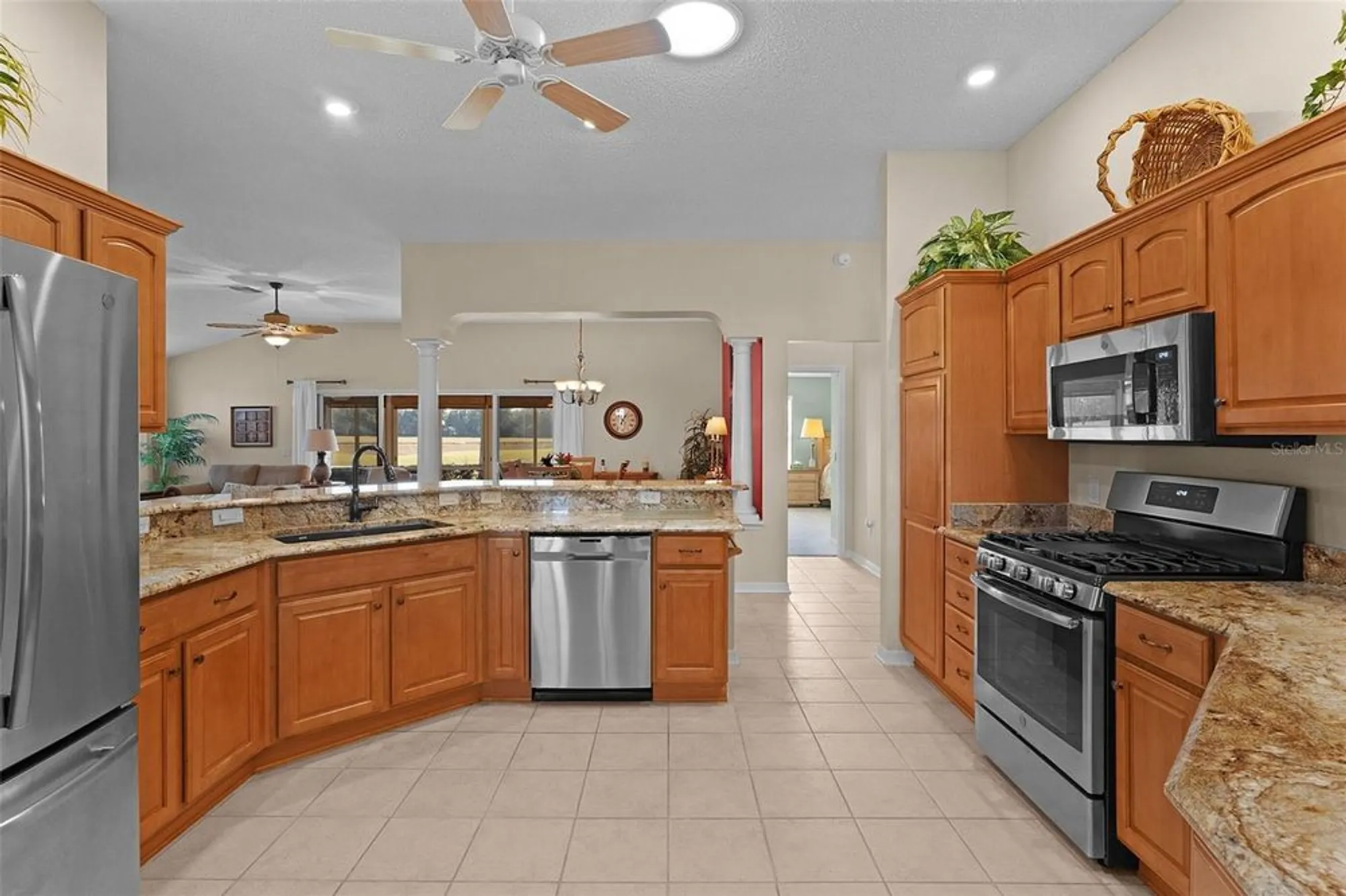 Property Slideshow image 13 of 49 | 2864 manor downs, The Villages, FL, 32162