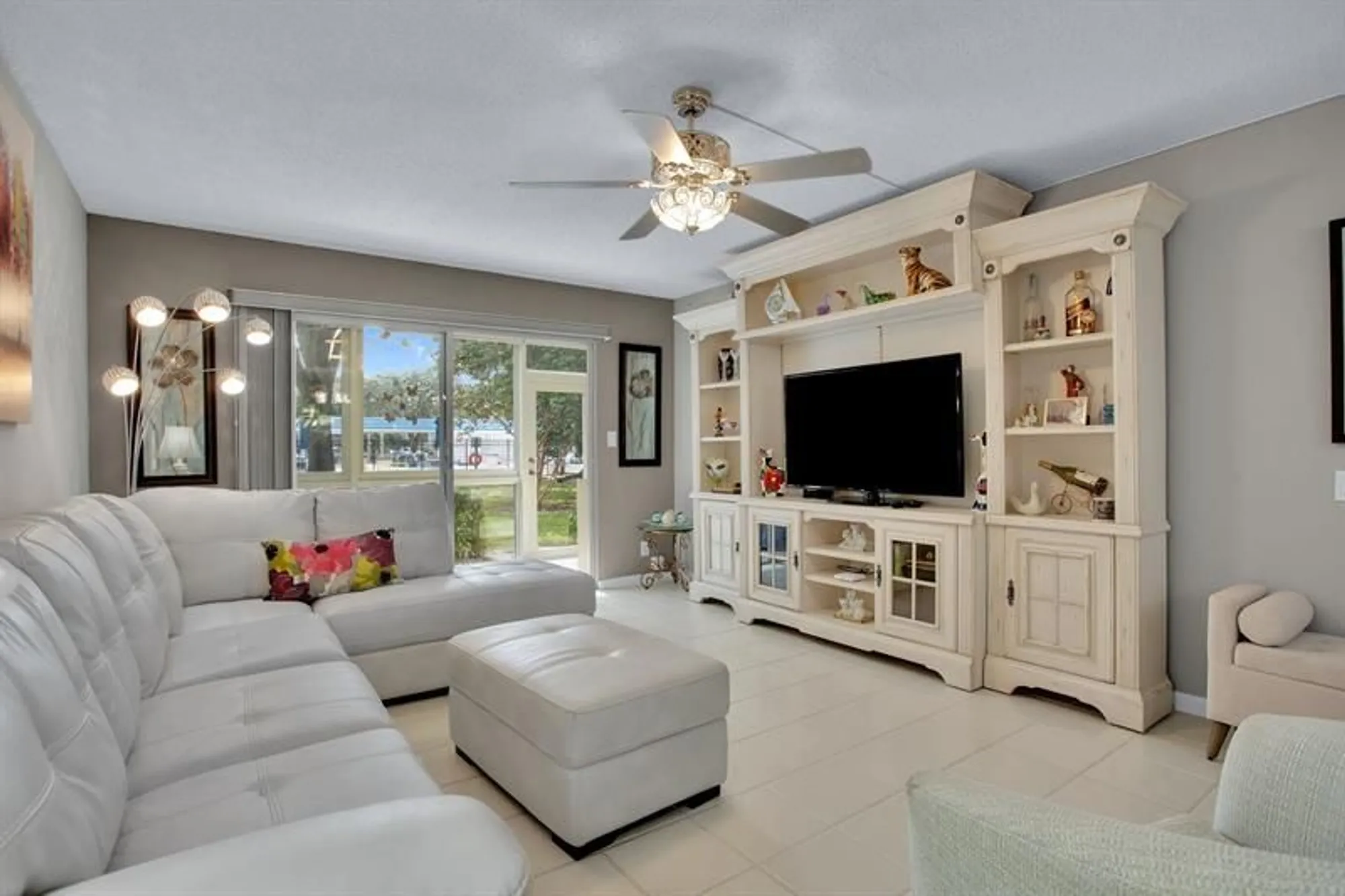 Property Slideshow image 9 of 32 | 3001 portofino isle l1, Coconut Creek, FL, 33066