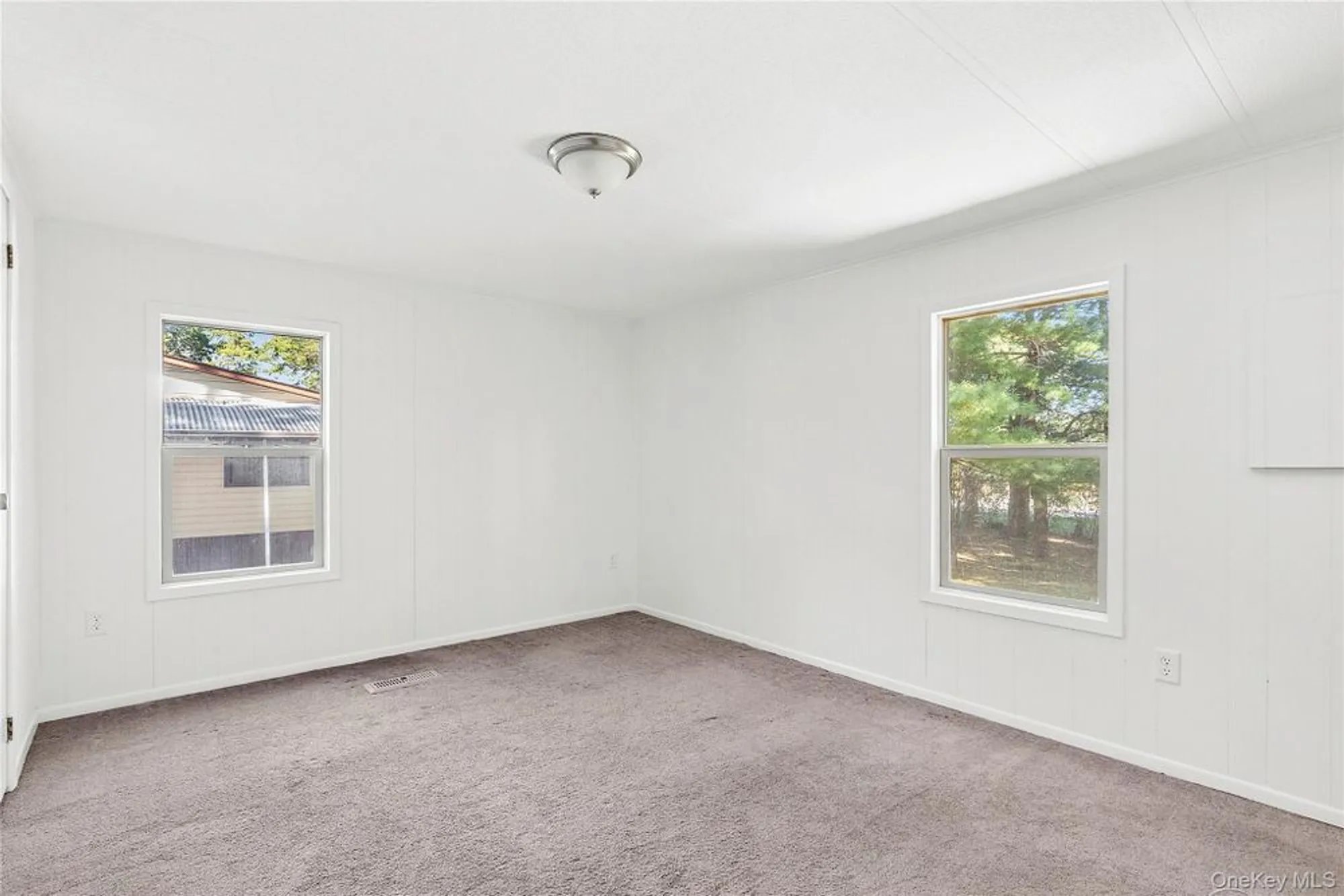 Property Slideshow image 9 of 10 | 1661 old country rd 434, Riverhead, NY, 11901