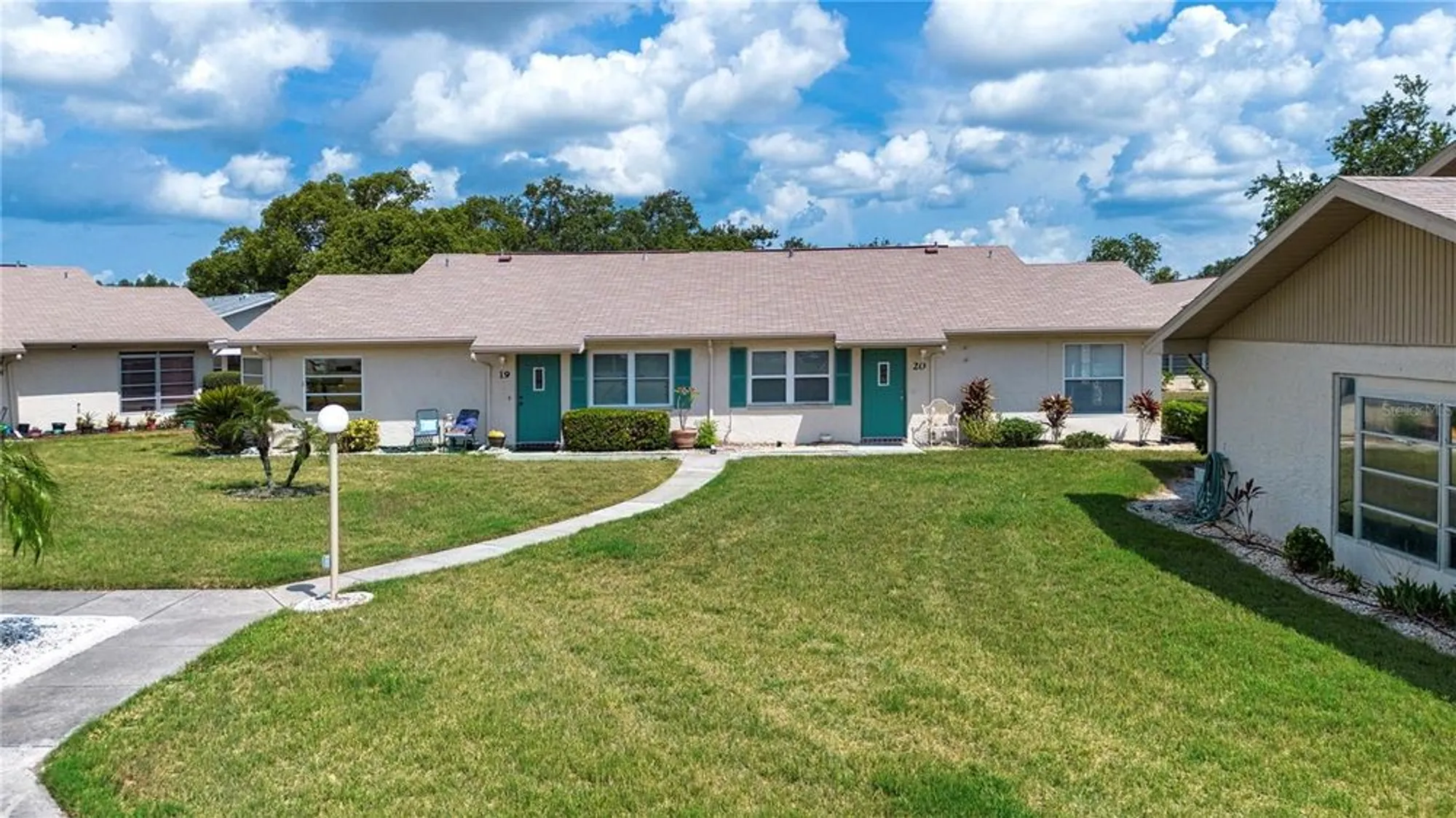 Property Slideshow image 4 of 72 | 1906 canterbury ln 20, Sun City Center, FL, 33573