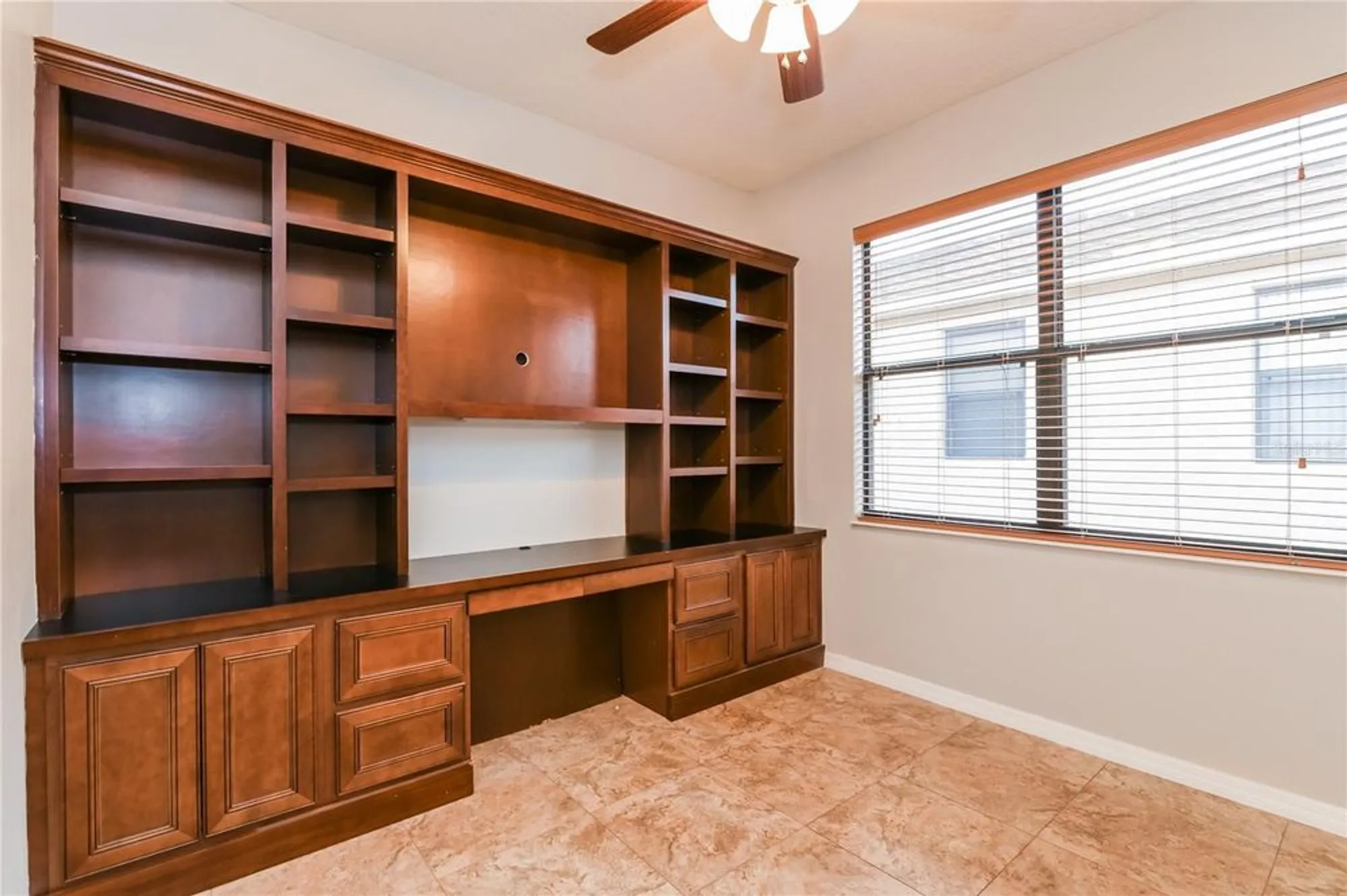 Property Slideshow image 13 of 16 | 505 millifiora ln, Kissimmee, FL, 34759