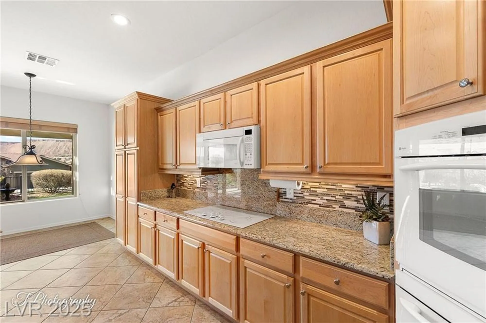 Property Slideshow image 13 of 46 | 993 starlight terrace way, Mesquite, NV, 89034