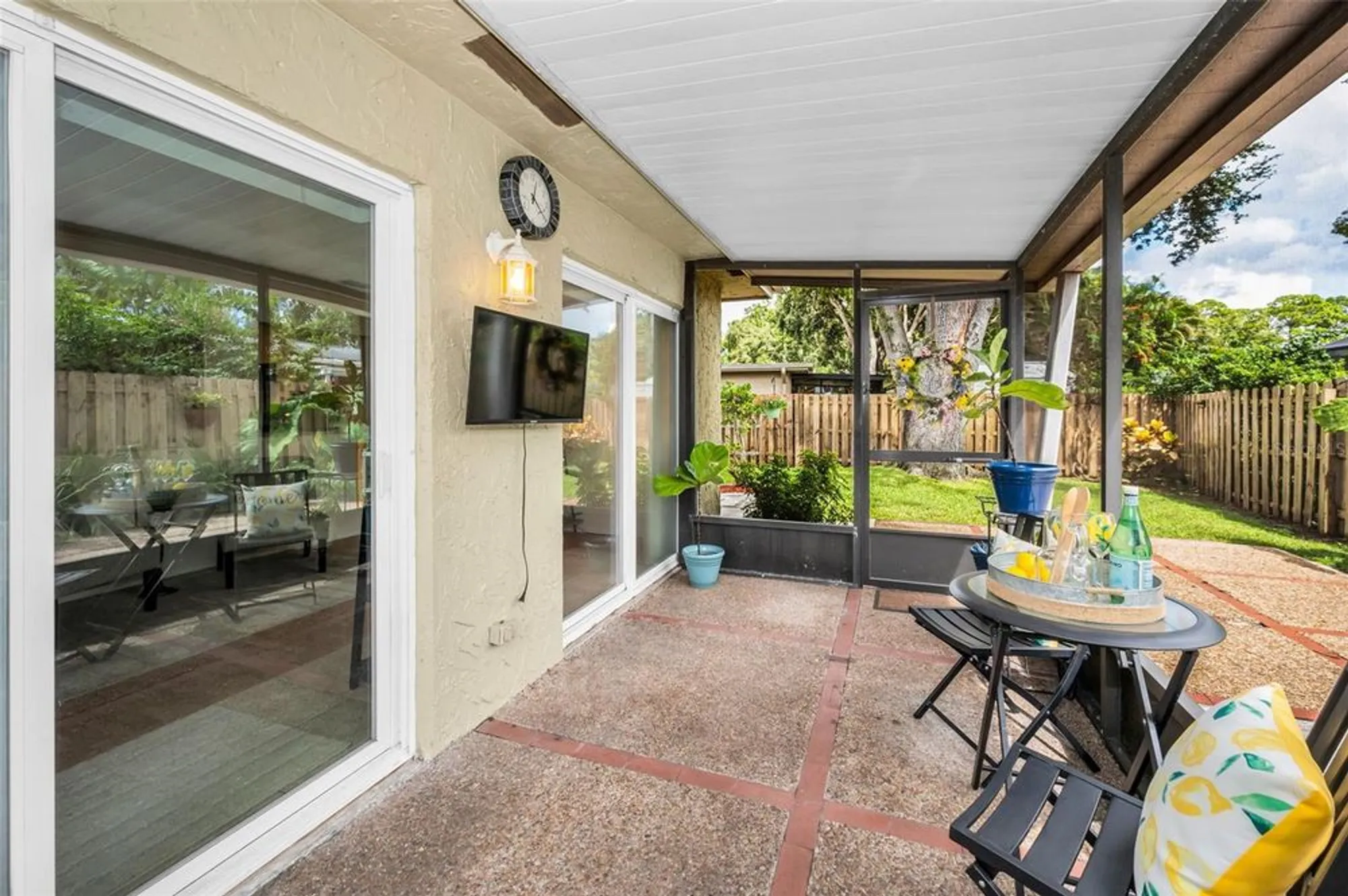 Property Slideshow image 37 of 70 | 921 anchorage ln, Palm Harbor, FL, 34685