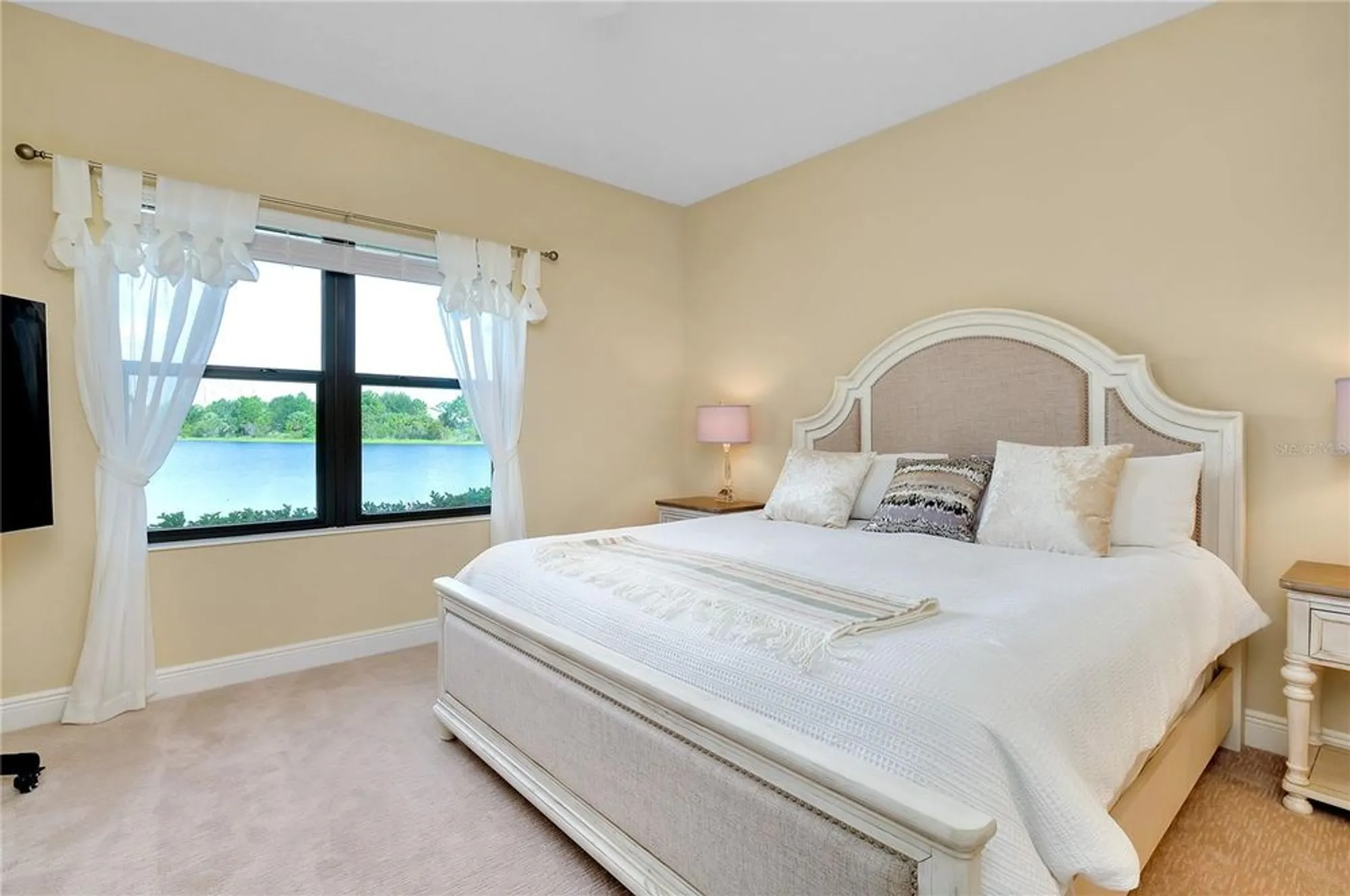 Property Slideshow image 30 of 59 | 21629 avon park ct, Venice, FL, 34293
