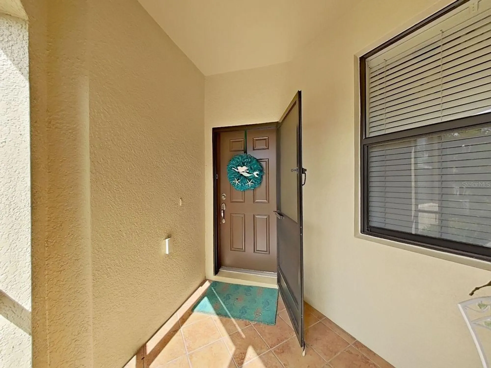 Property Slideshow image 8 of 100 | 303 bluewater falls ct, Apollo Beach, FL, 33572