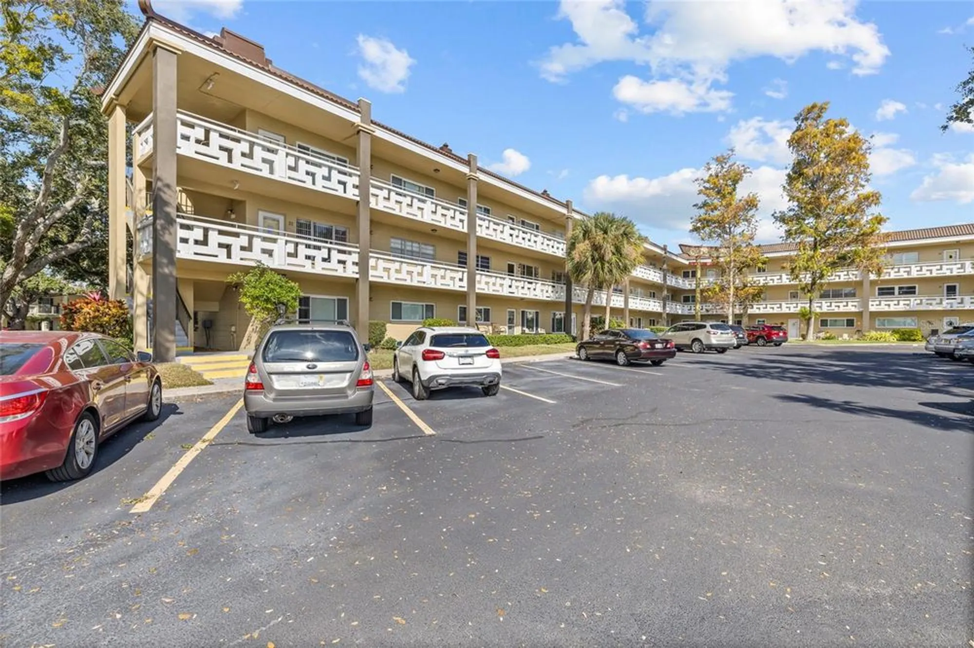 Property Slideshow image 31 of 42 | 2416 world parkway blvd 26, Clearwater, FL, 33763