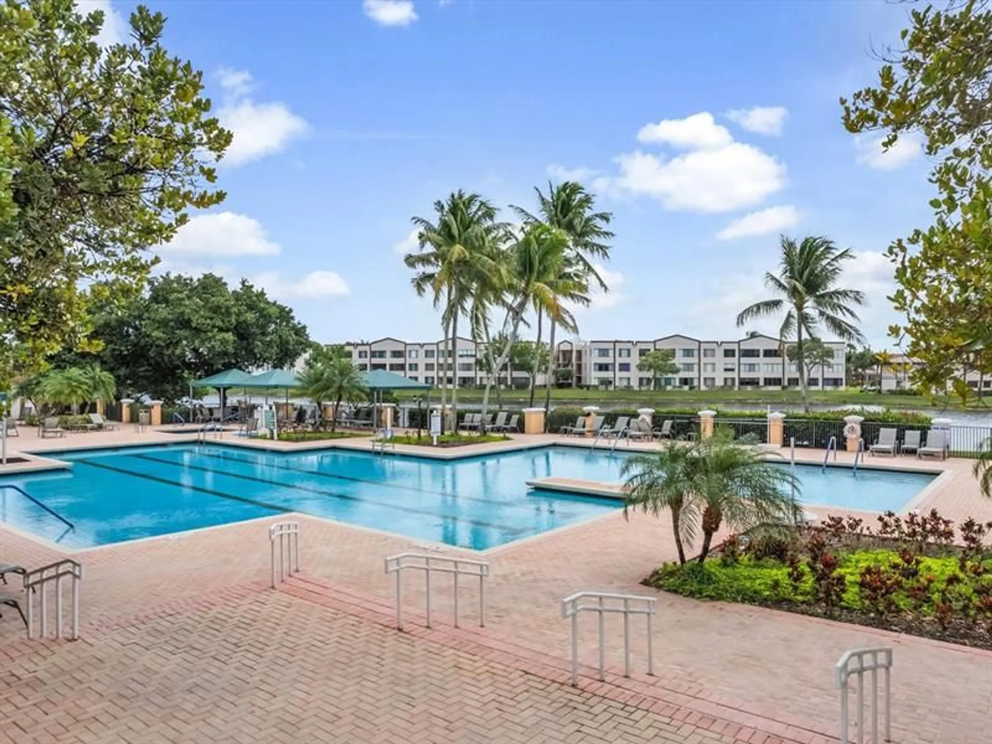 Property Slideshow image 33 of 39 | 7164 ashmont cir 204, Tamarac, FL, 33321