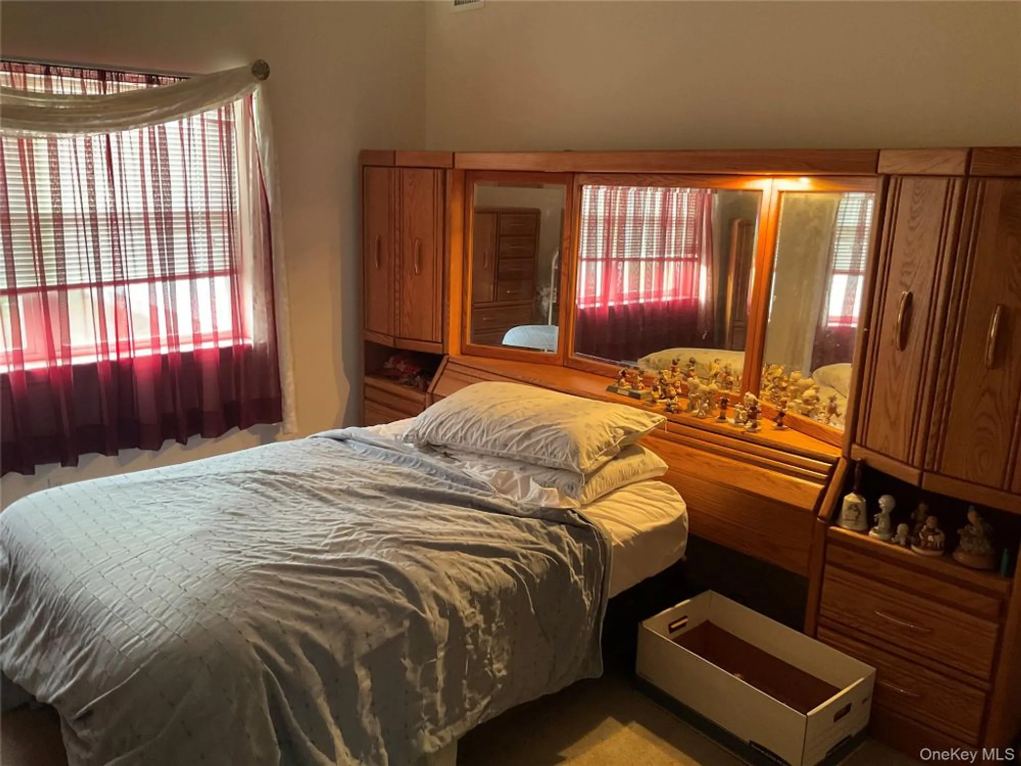 Property Slideshow image 10 of 24 | 409 village cir, Manorville, NY, 11949