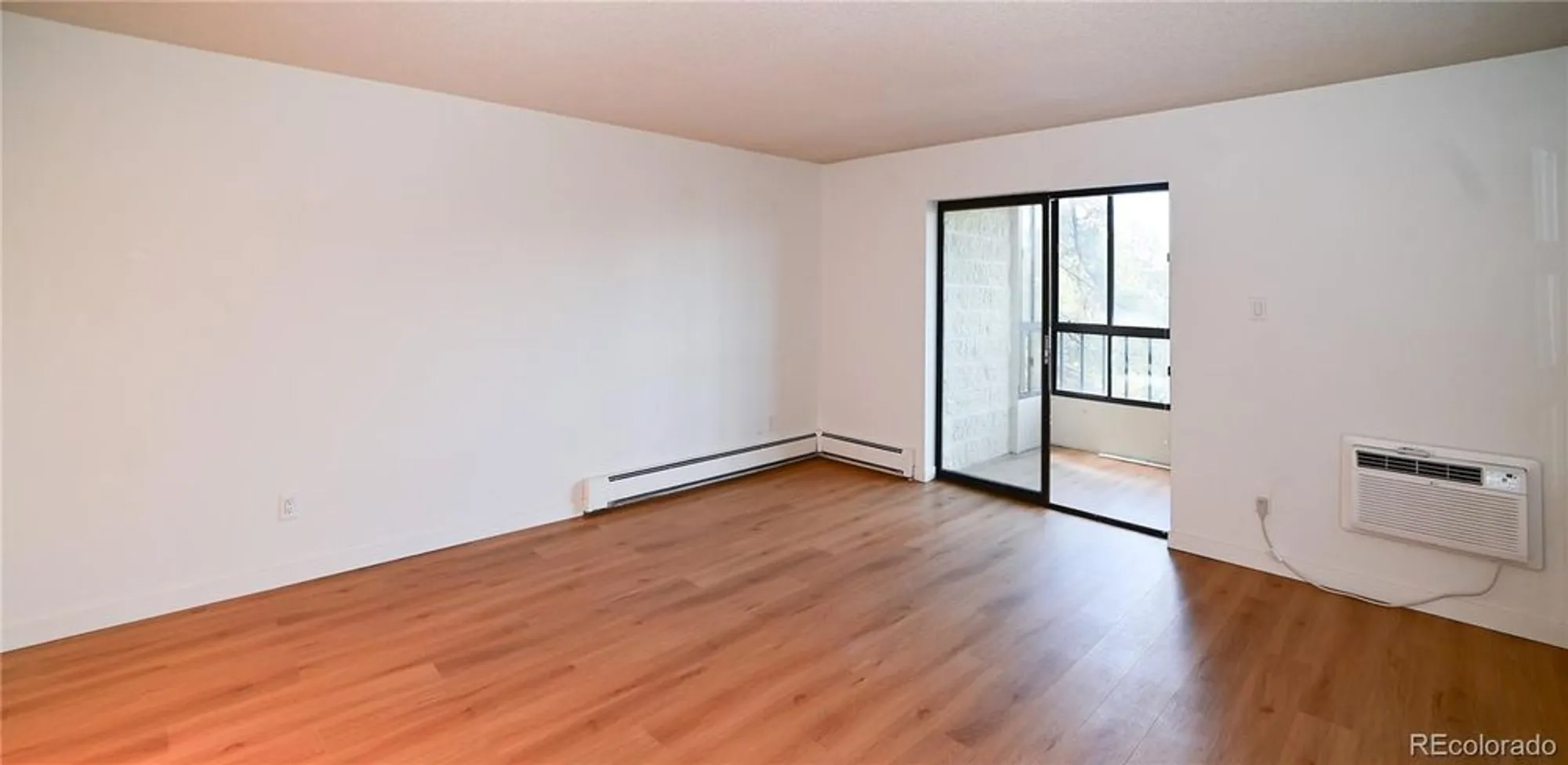 Property Slideshow image 12 of 30 | 13902 e marina dr 412, Aurora, CO, 80014