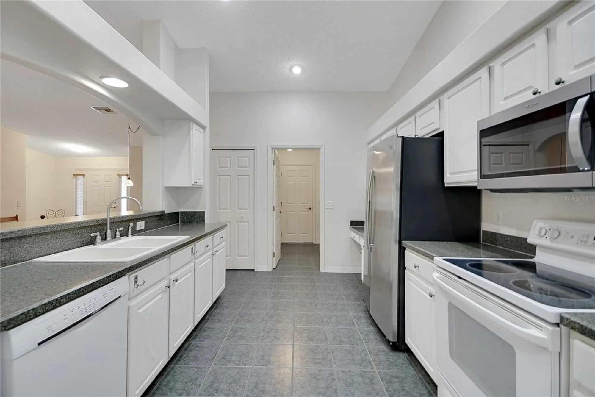 Property Slideshow image 21 of 77 | 32942 rambling oaks ct, Leesburg, FL, 34748