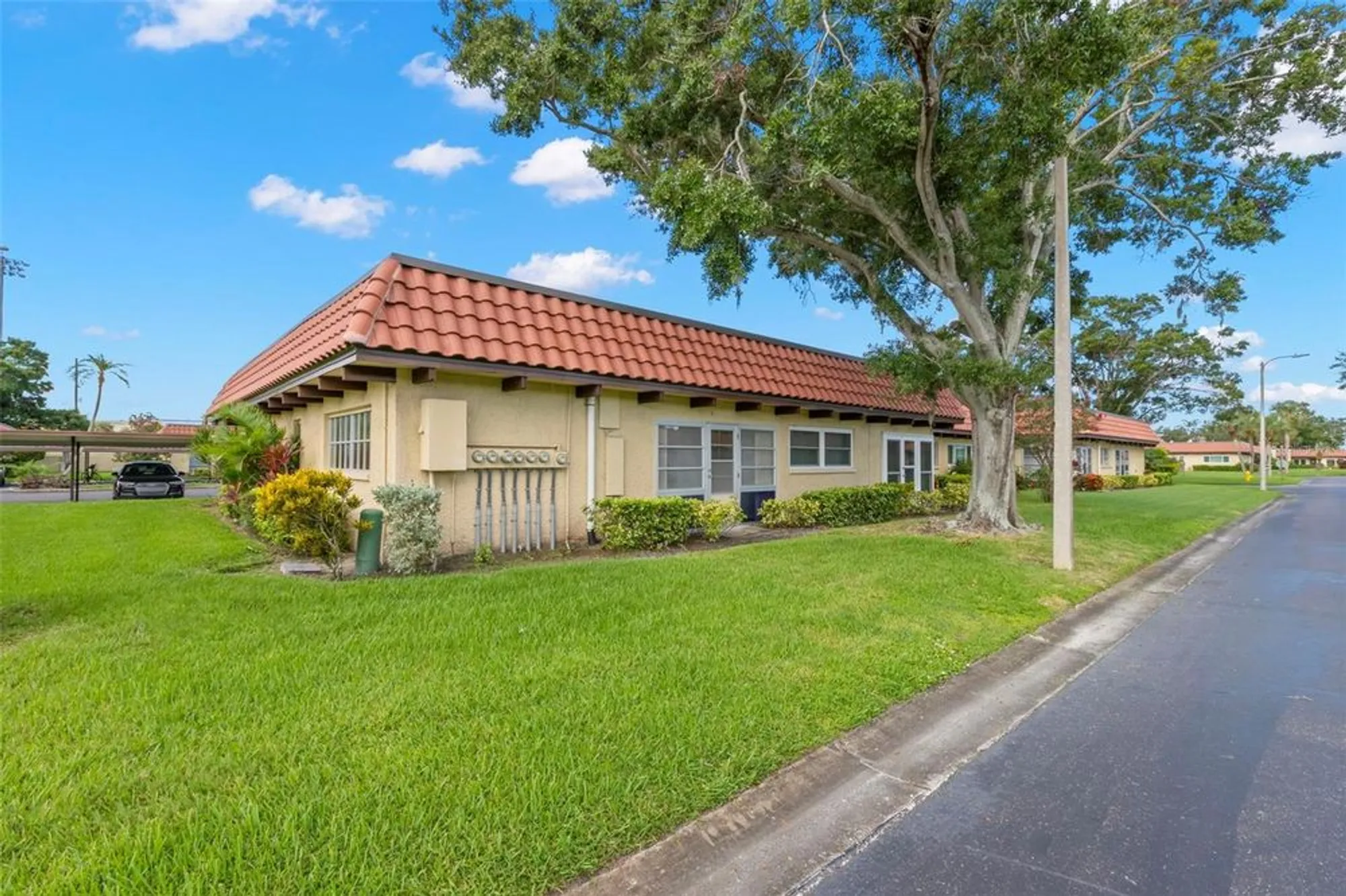 Property Slideshow image 17 of 39 | 1701 pinehurst rd 10f, Dunedin, FL, 34698