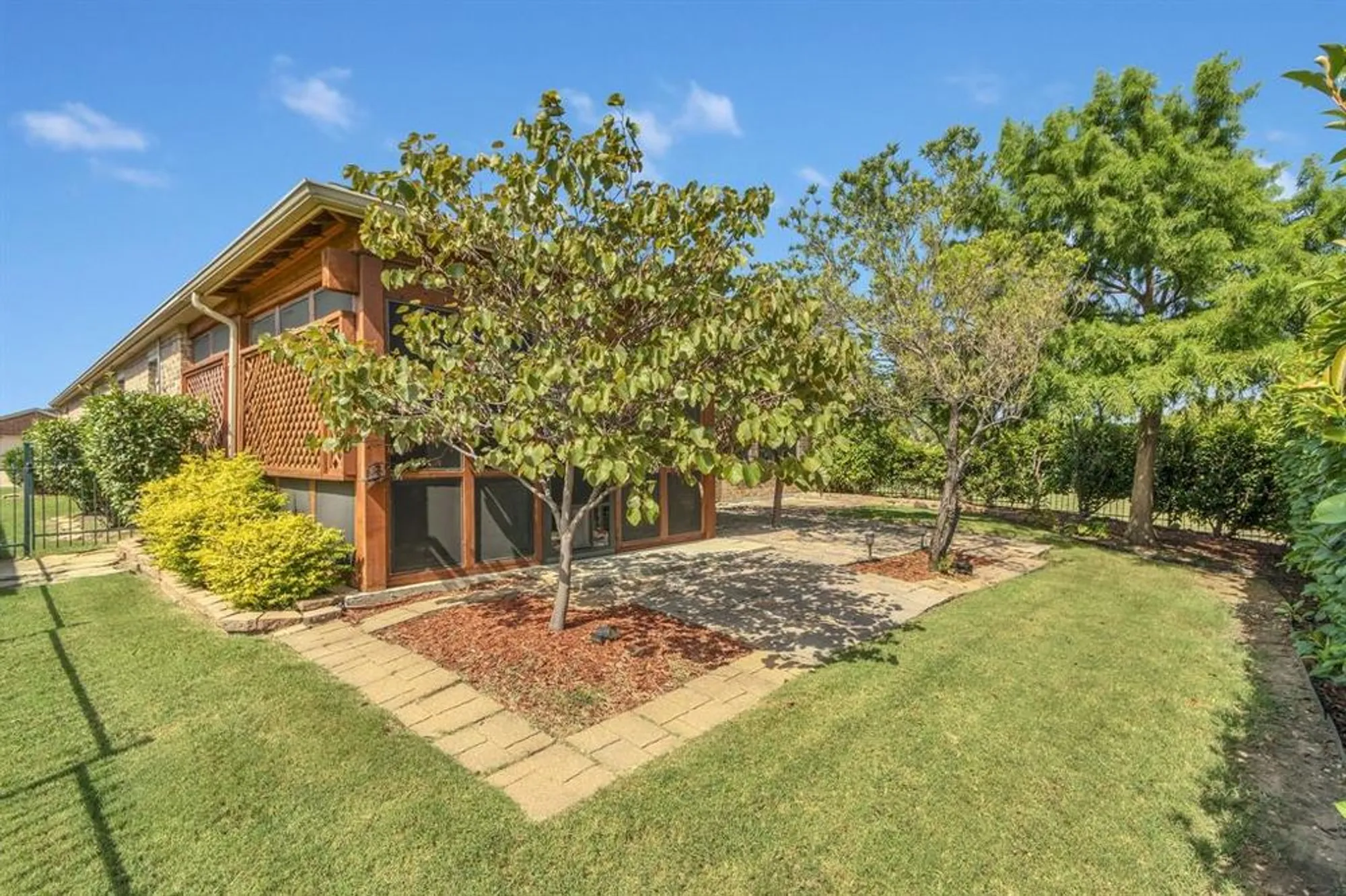 Property Slideshow image 25 of 39 | 305 balboa ct, Frisco, TX, 75036