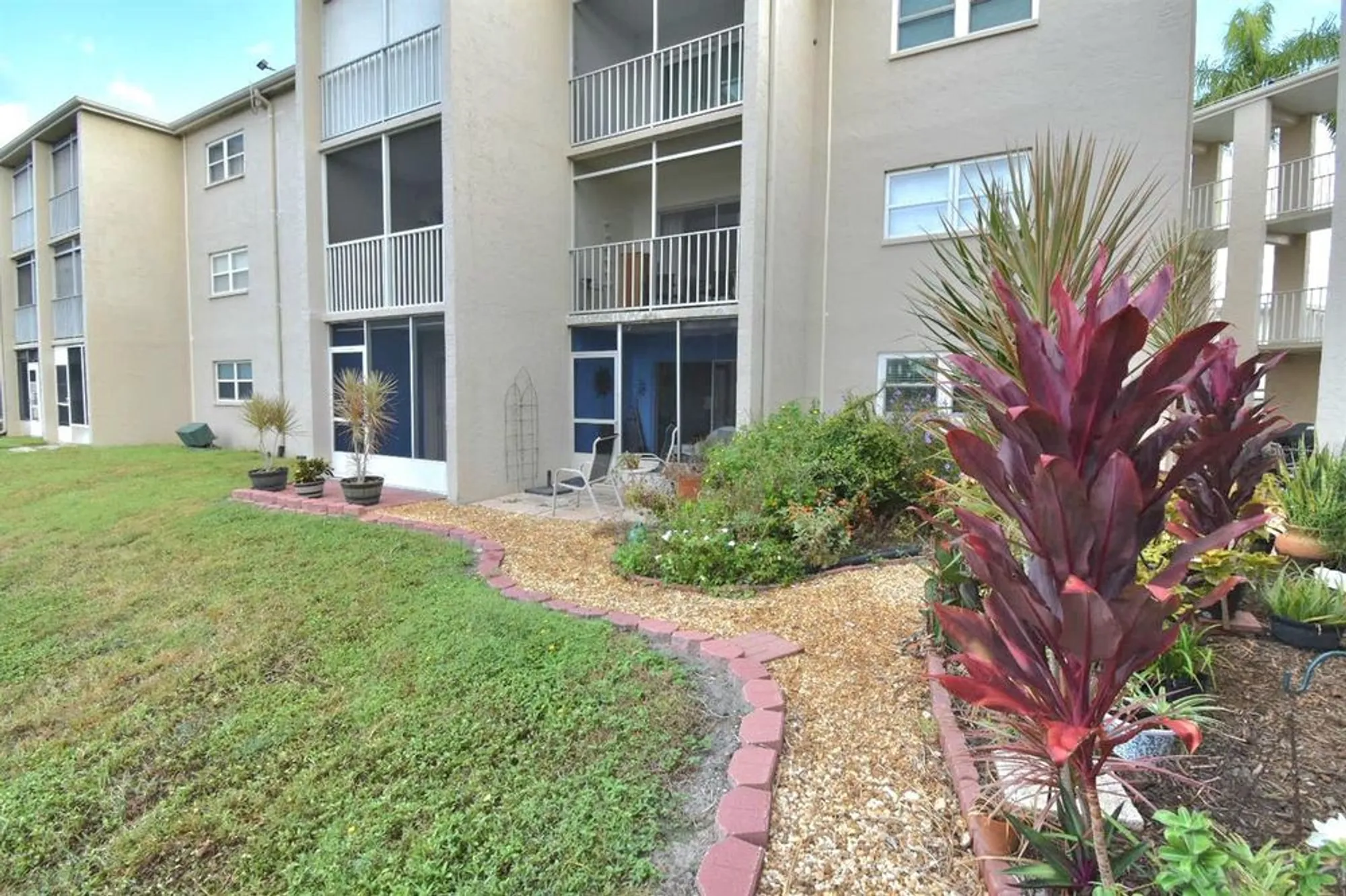 Property Slideshow image 24 of 30 | 948 virginia st apt 107, Dunedin, FL, 34698