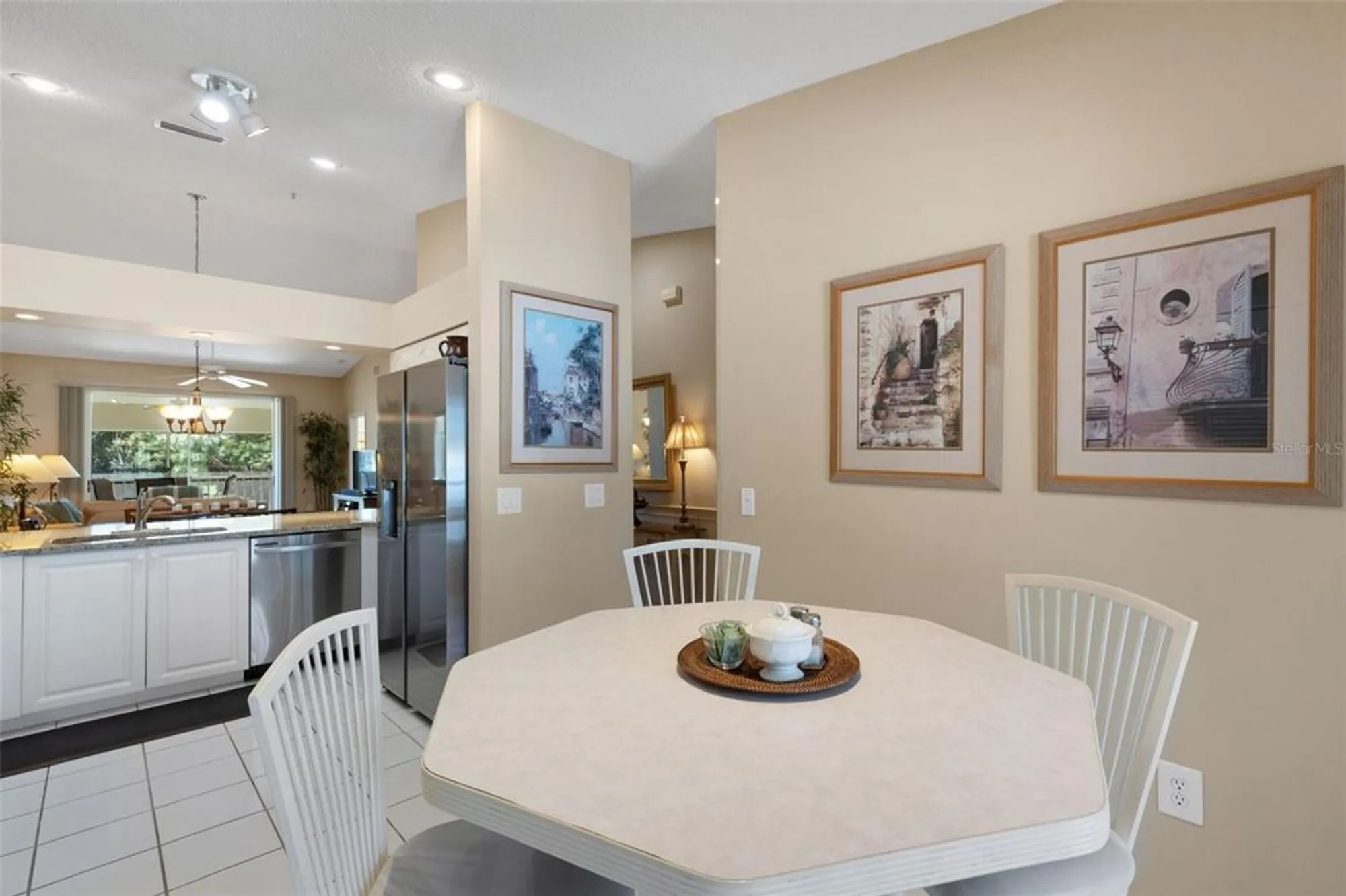 Property Slideshow image 18 of 58 | 6908 drewrys blf 712, Bradenton, FL, 34203