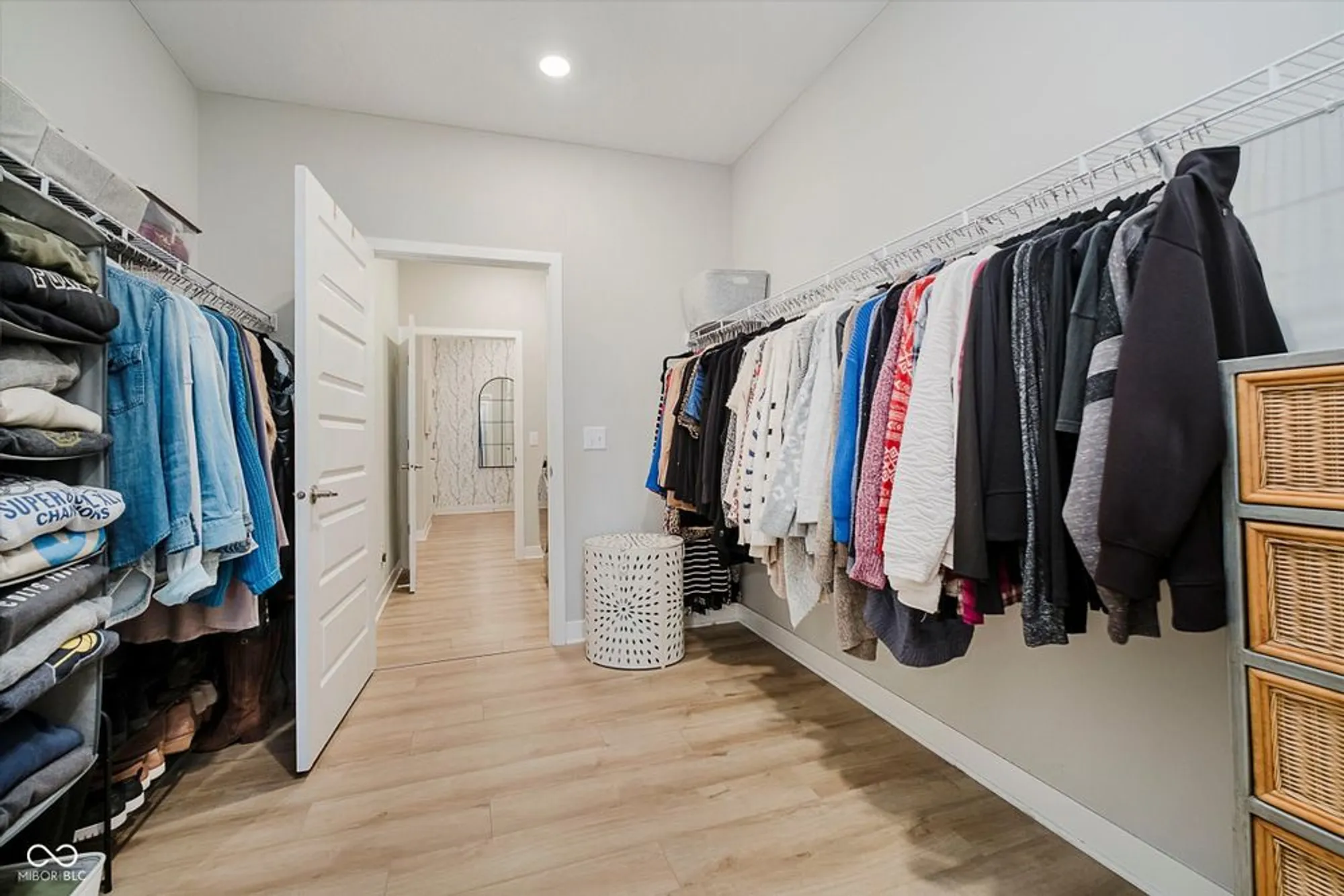 Property Slideshow image 18 of 34 | 1685 garwood dr, Westfield, IN, 46074