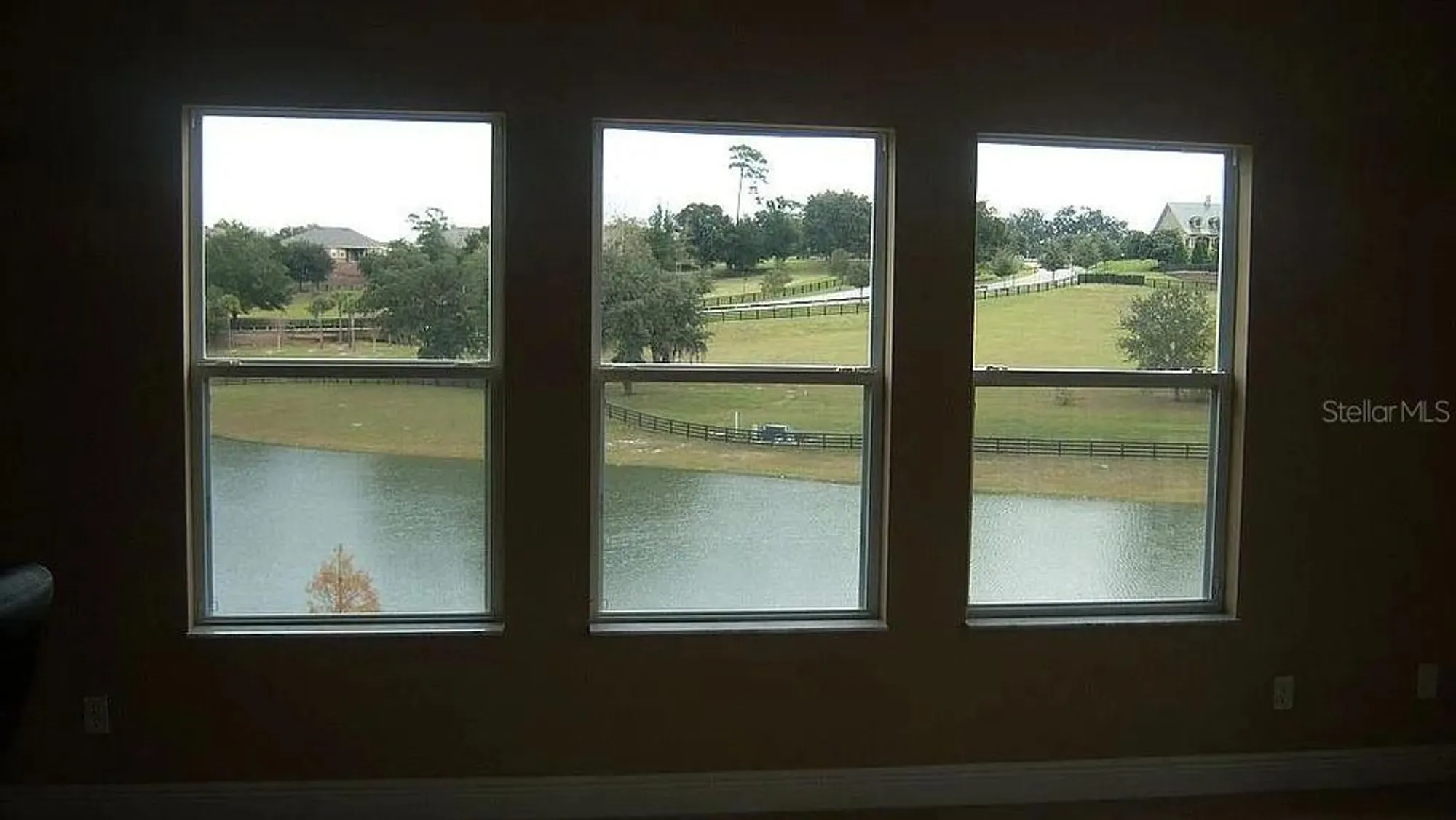 Property Slideshow image 6 of 12 | 21632 hidden crk, Mount Dora, FL, 32757