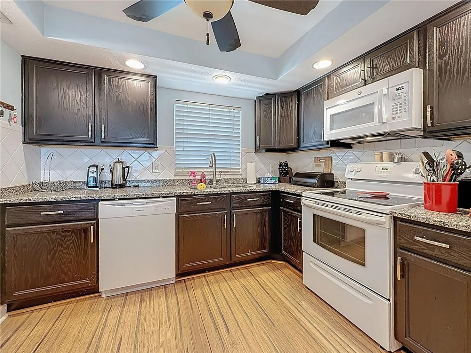 Property Slideshow image 16 of 61 | 4725 cove cir apt 908, St Petersburg, FL, 33708