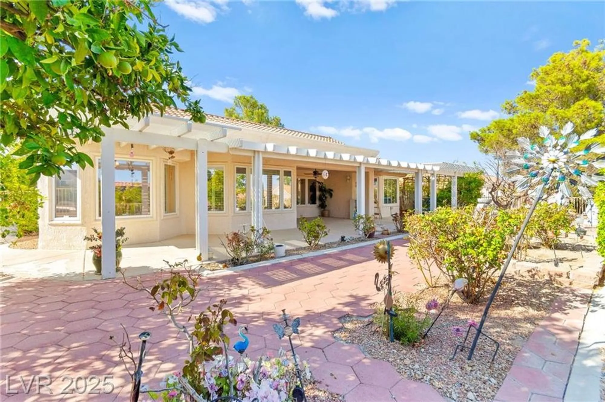 Property Slideshow image 22 of 26 | 2712 lotus hill dr, Las Vegas, NV, 89134