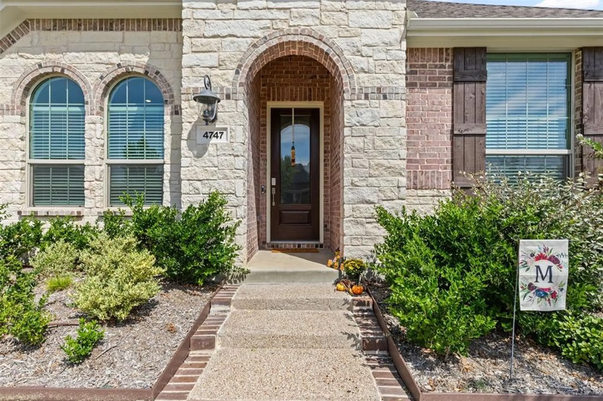 Property Slideshow image 4 of 30 | 4747 kings garden pkwy, Arlington, TX, 76005
