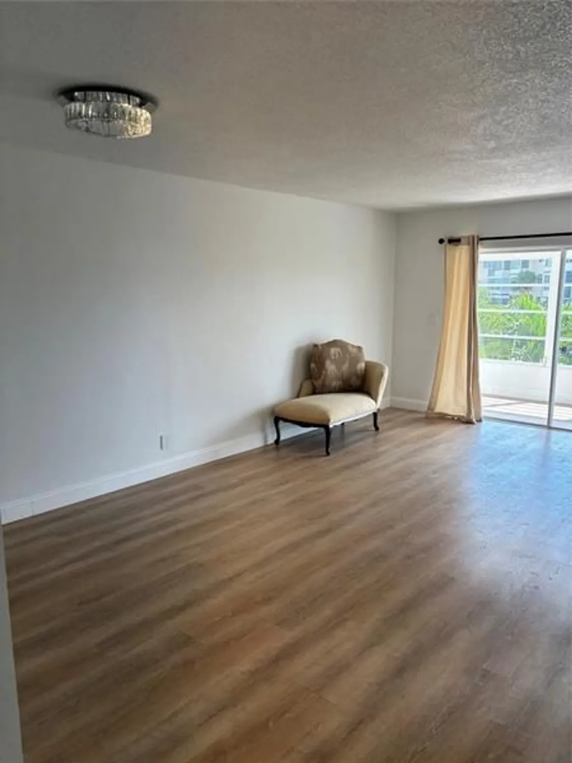 Property Slideshow image 12 of 18 | 3001 nw 46th ave 310, Lauderdale Lakes, FL, 33313