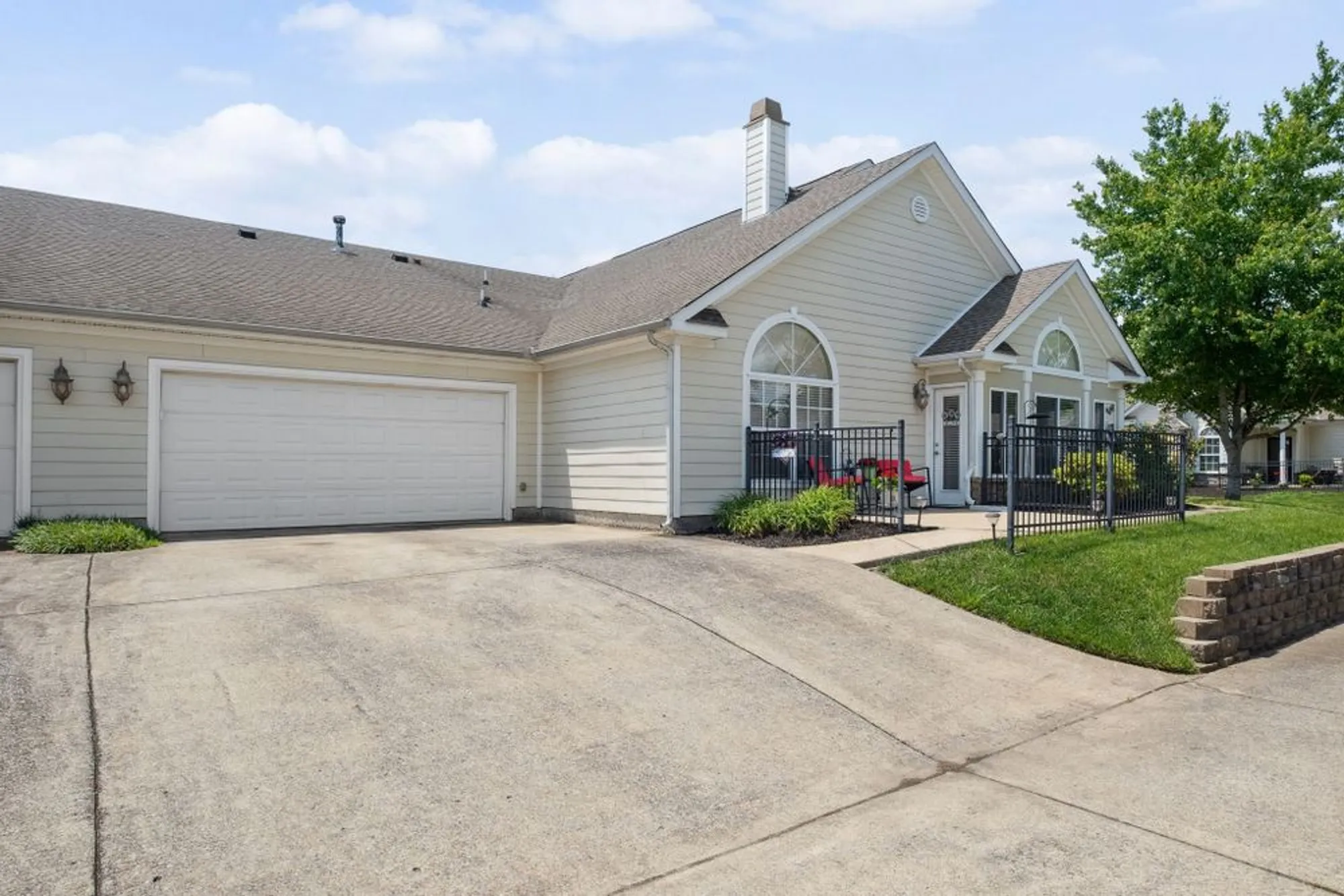 Property Slideshow image 30 of 32 | 825 s browns ln 1501, Gallatin, TN, 37066