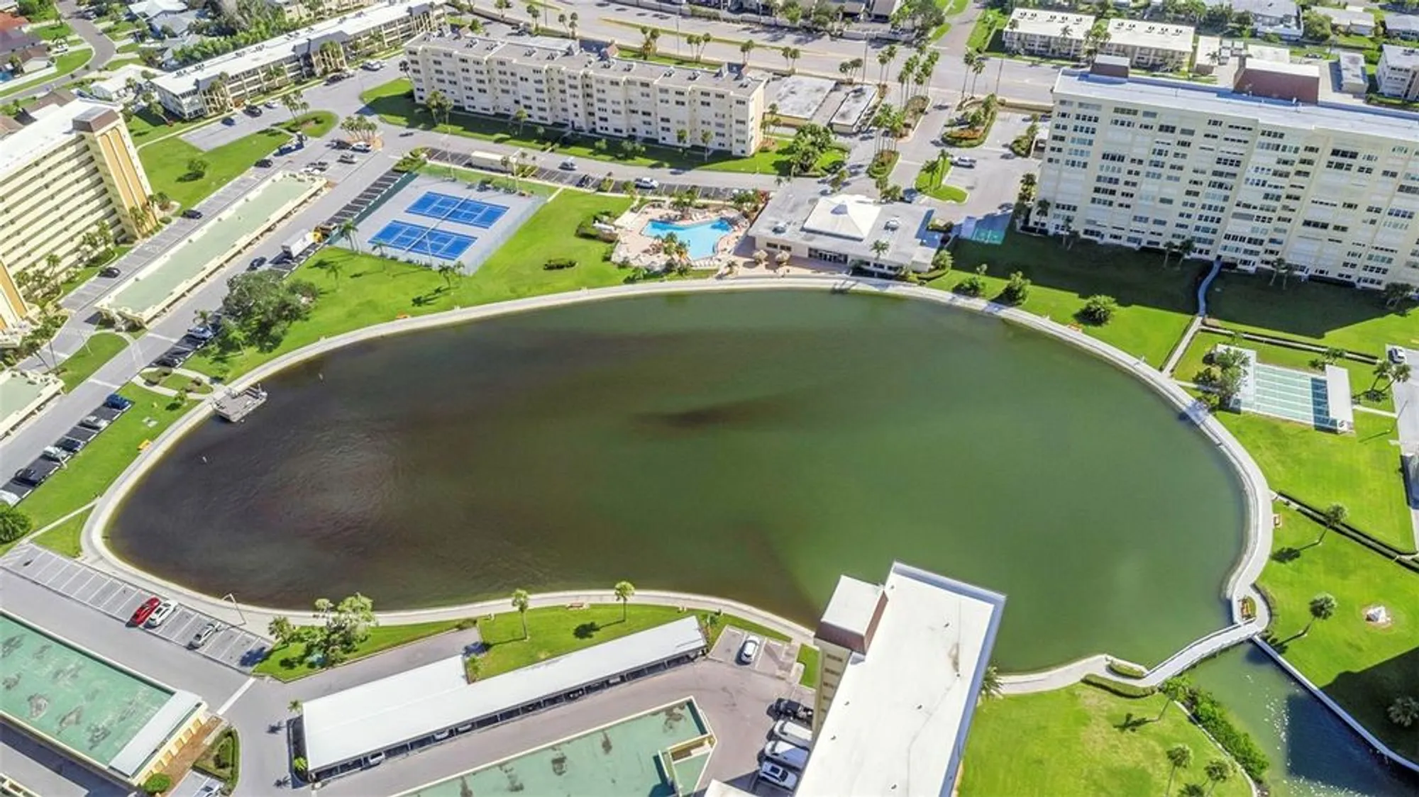 Property Slideshow image 90 of 95 | 4550 cove cir apt 207, St Petersburg, FL, 33708