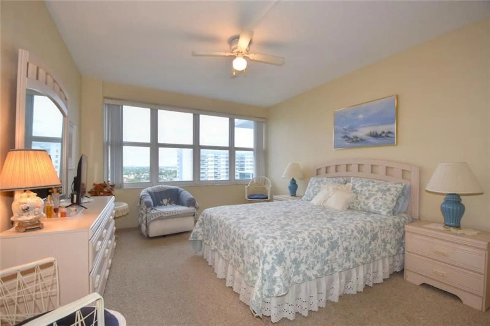 Property Slideshow image 8 of 38 | 3333 ne 34th st 1402, Fort Lauderdale, FL, 33308