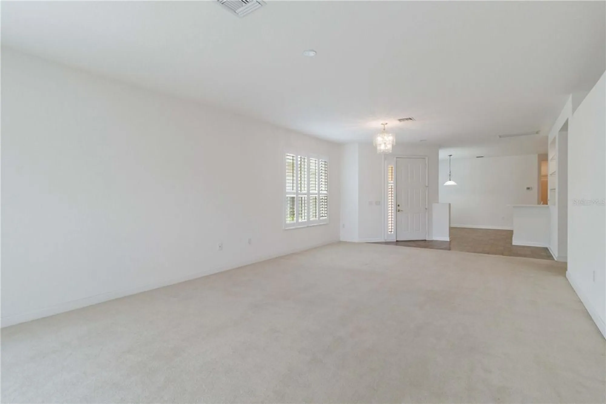 Property Slideshow image 12 of 51 | 4939 lakescene pl, Sarasota, FL, 34243