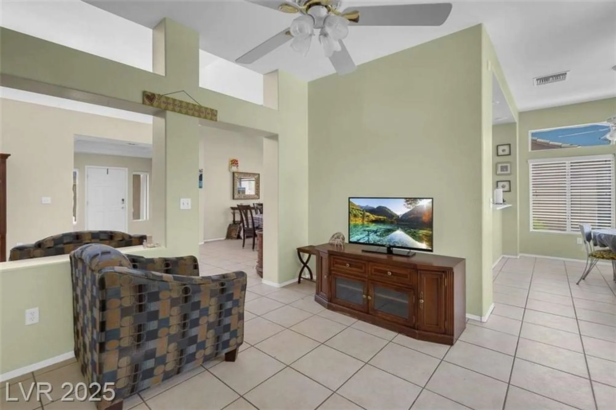Property Slideshow image 16 of 44 | 10017 bundella dr, Las Vegas, NV, 89134