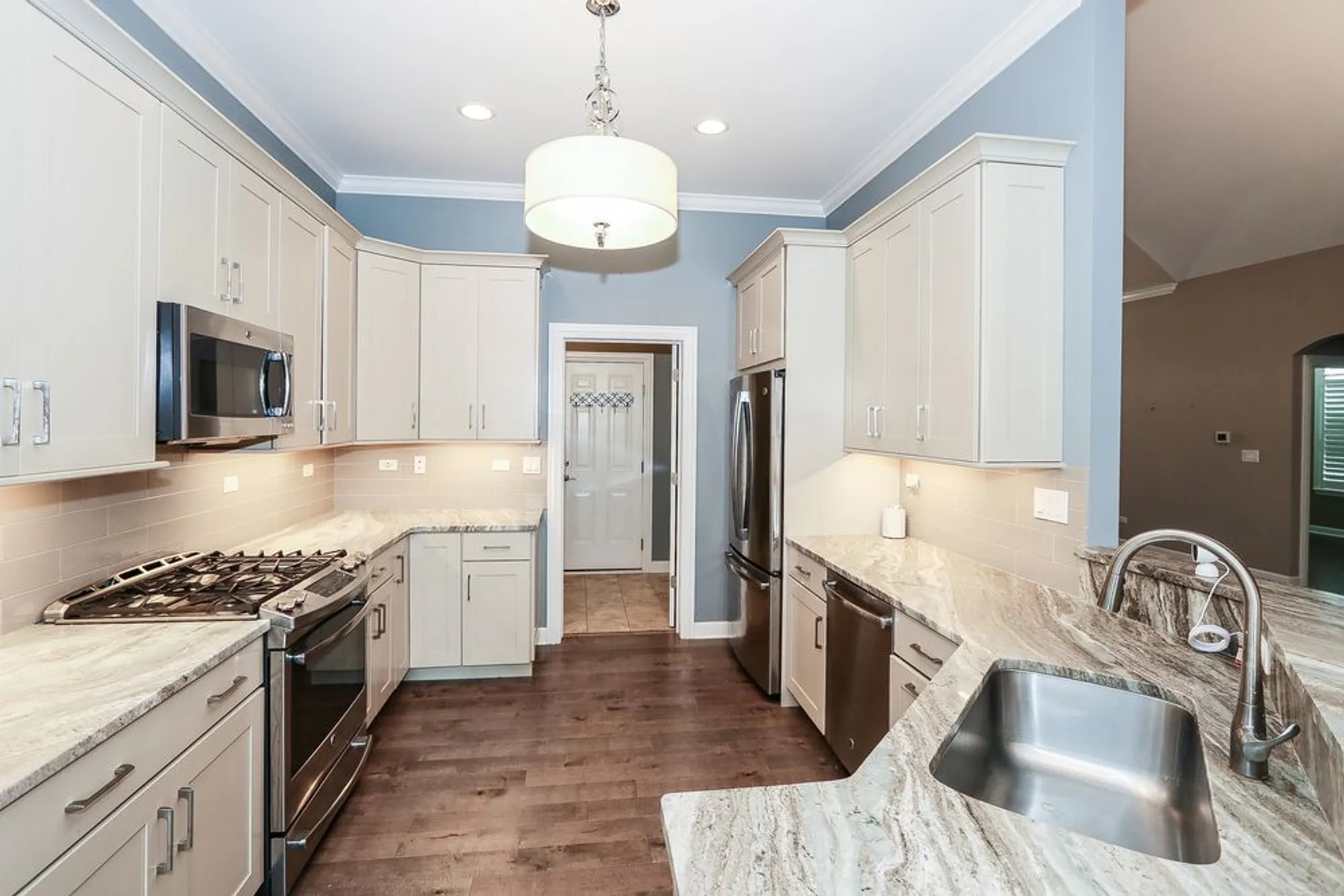 Property Slideshow image 12 of 35 | , Lake In The Hills, IL, 60156