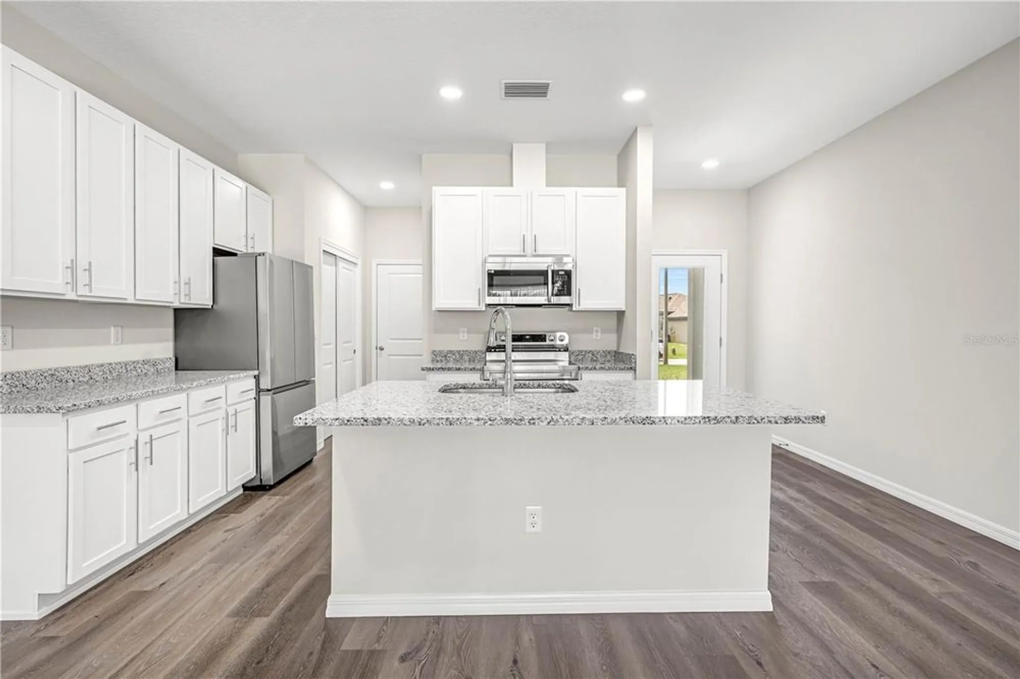 Property Slideshow image 16 of 75 | 10148 duffy cir, Weeki Wachee, FL, 34613