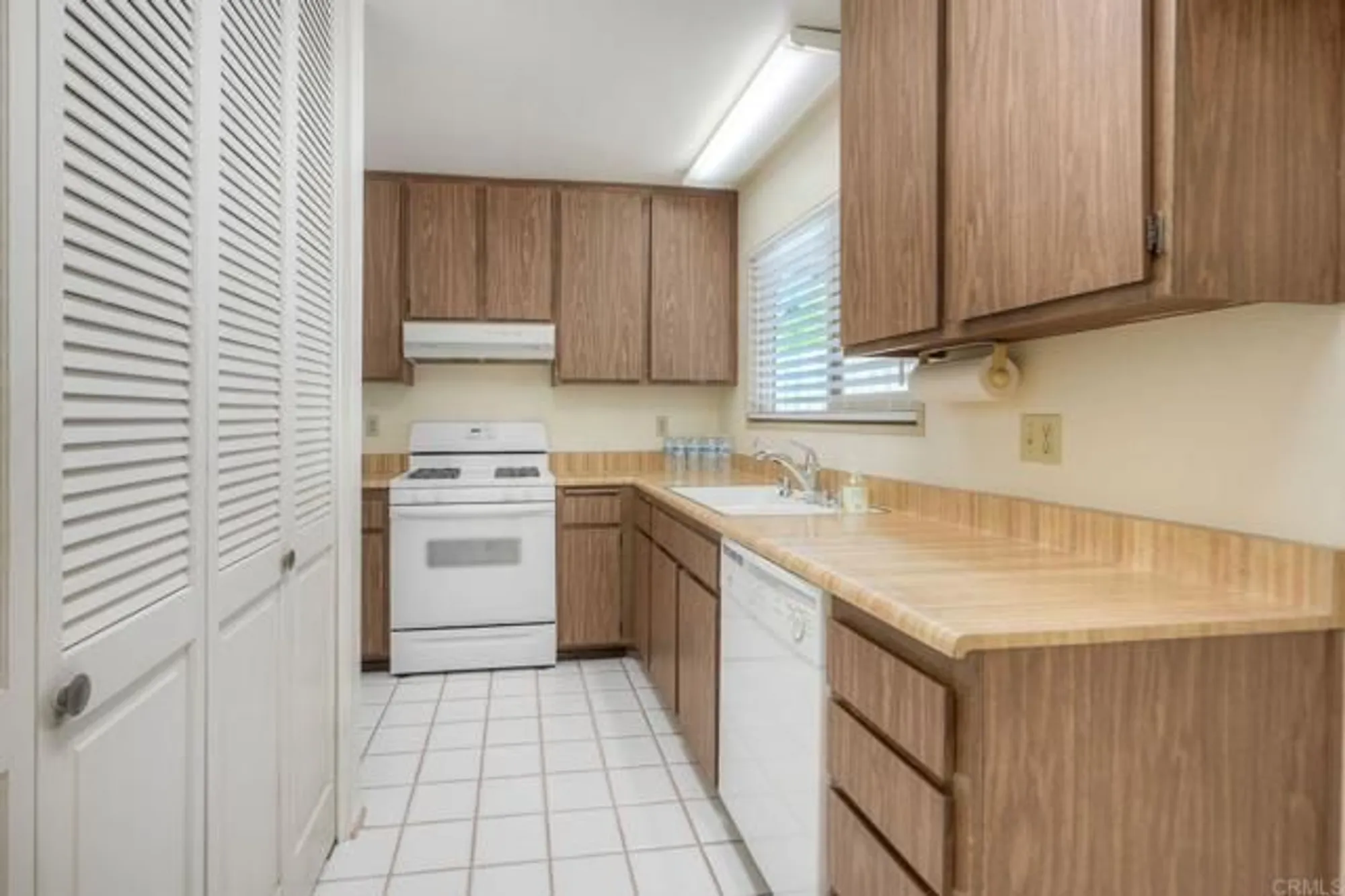 Property Slideshow image 11 of 30 | 1410 panorama ridge rd, Oceanside, CA, 92056