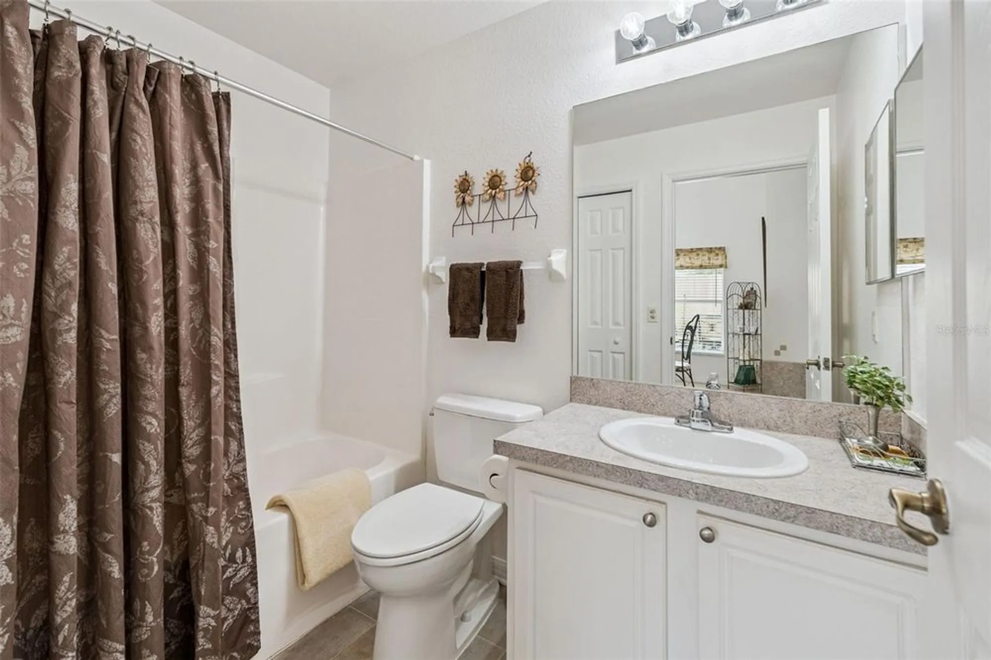 Property Slideshow image 19 of 40 | 400 lake suzanne dr, Lake Wales, FL, 33859