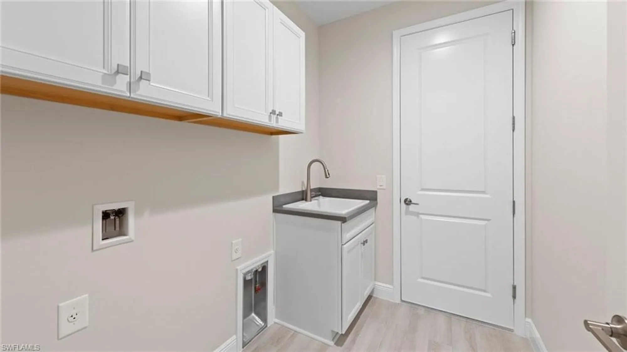 Property Slideshow image 27 of 33 | 2937 heritage pines dr, Fort Myers, FL, 33905