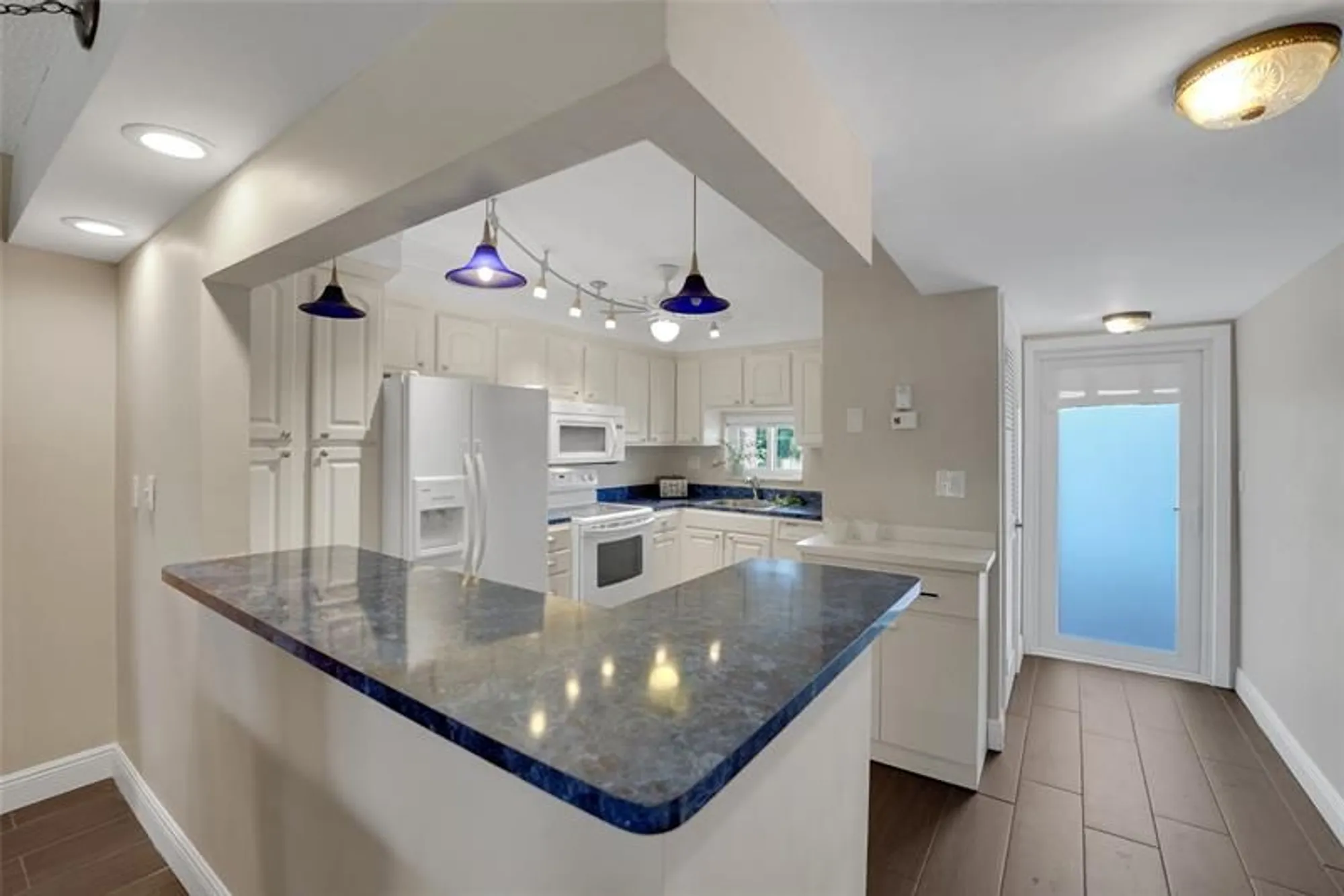 Property Slideshow image 15 of 50 | 8980 s hollybrook blvd 304, Pembroke Pines, FL, 33025