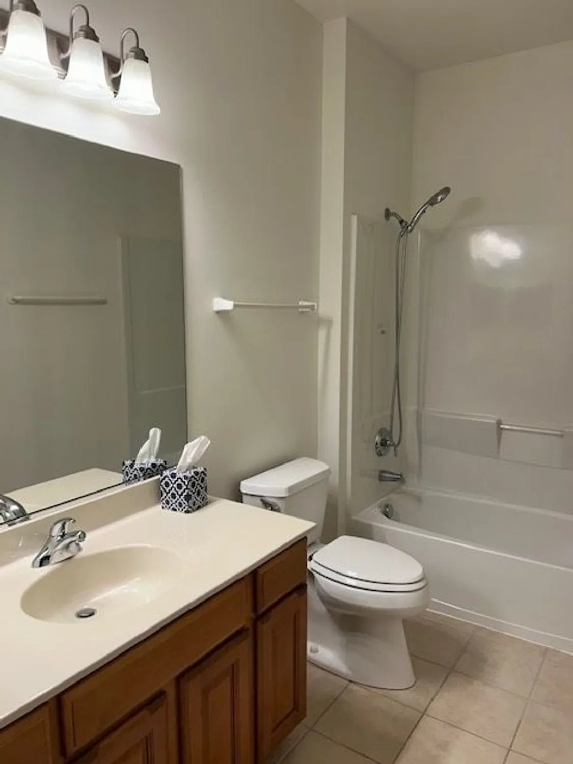 Property Slideshow image 17 of 22 | 2875 normandy cir, Naperville, IL, 60564