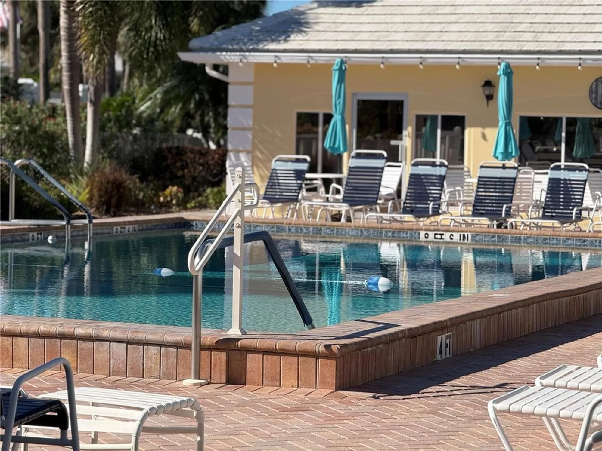 Property Slideshow image 39 of 57 | 404 cerromar cir 115, Venice, FL, 34293